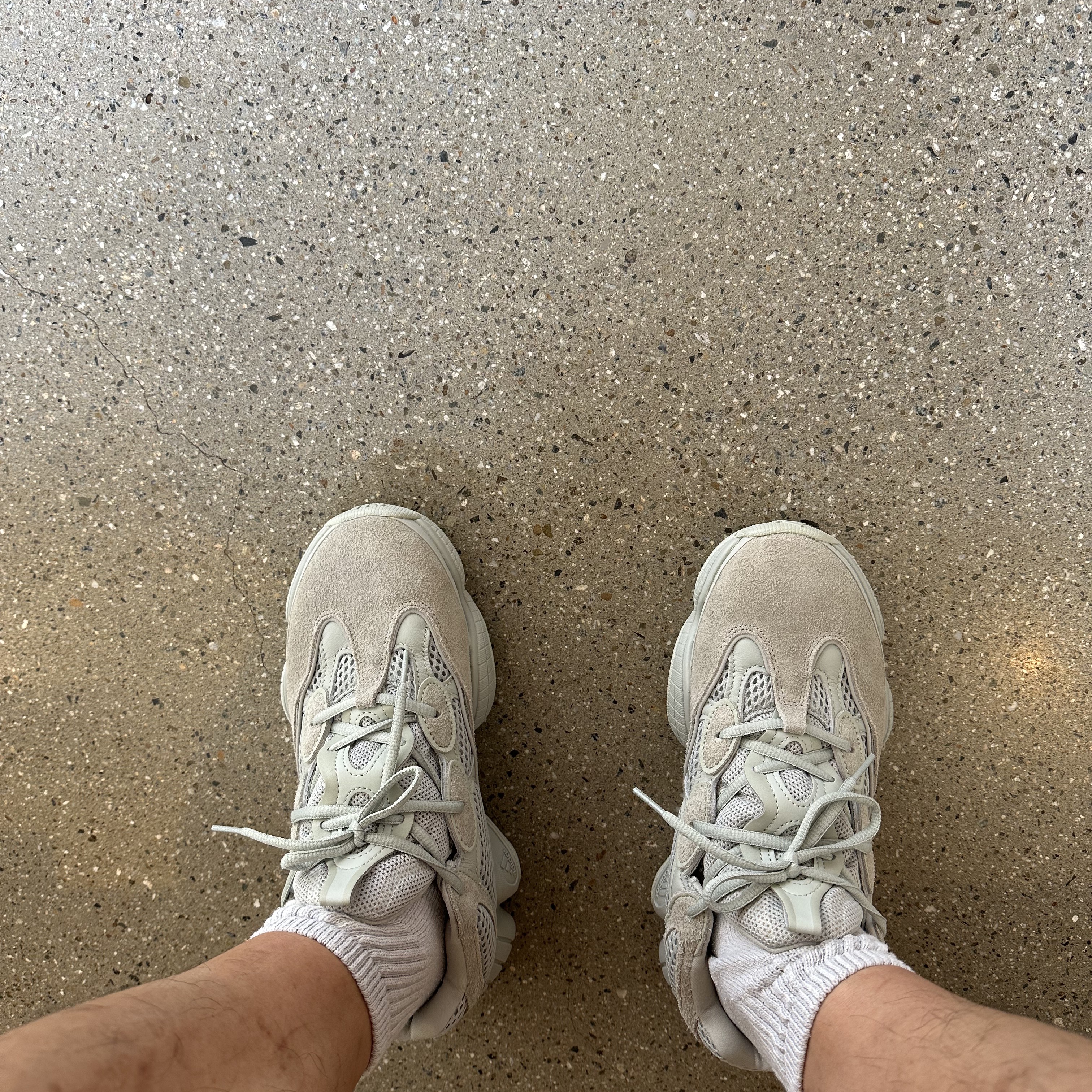 Adidas Yeezy 500 Salt 착용 스타일
