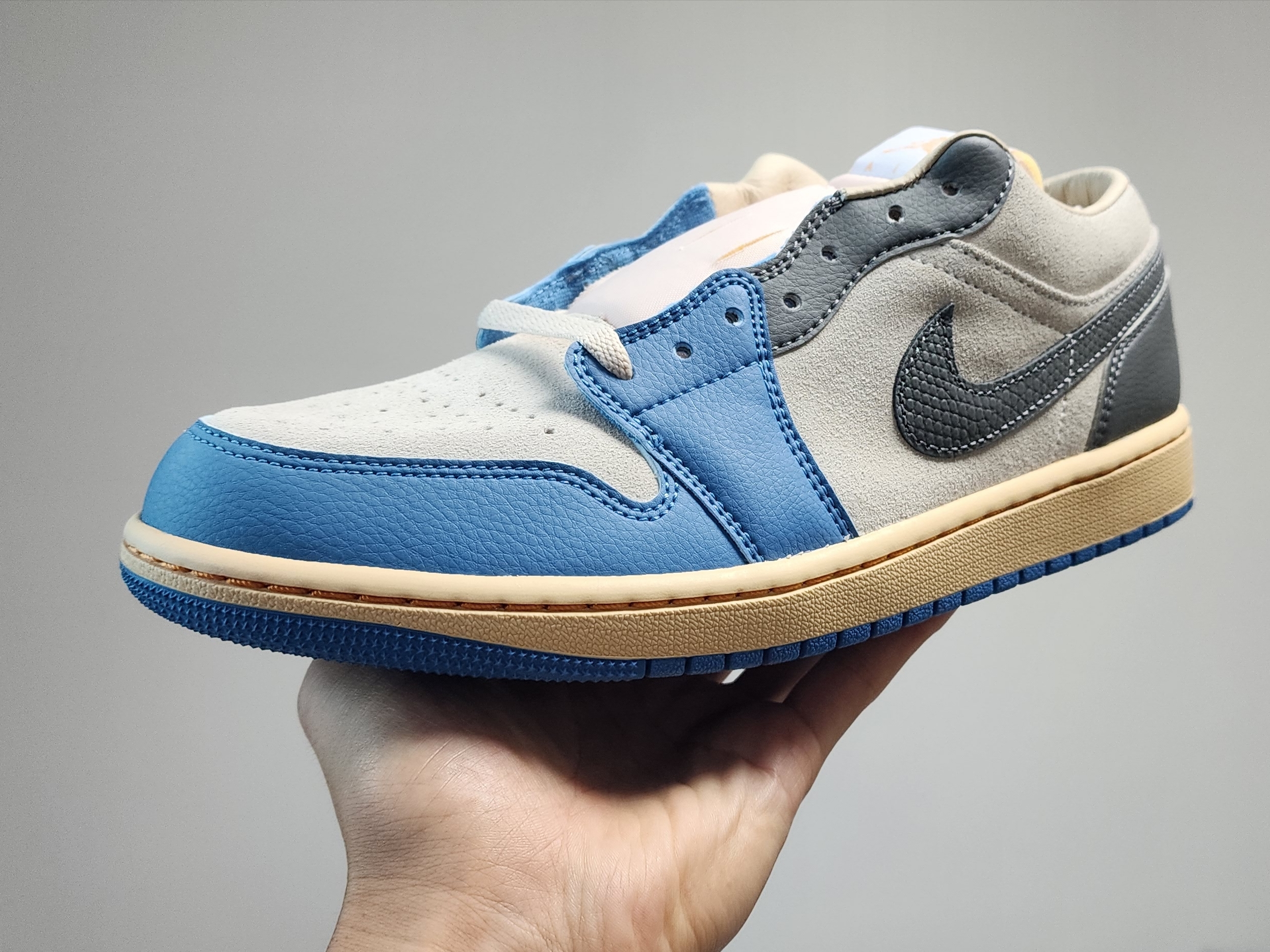 Jordan 1 Low SE Tokyo 96 착용 스타일