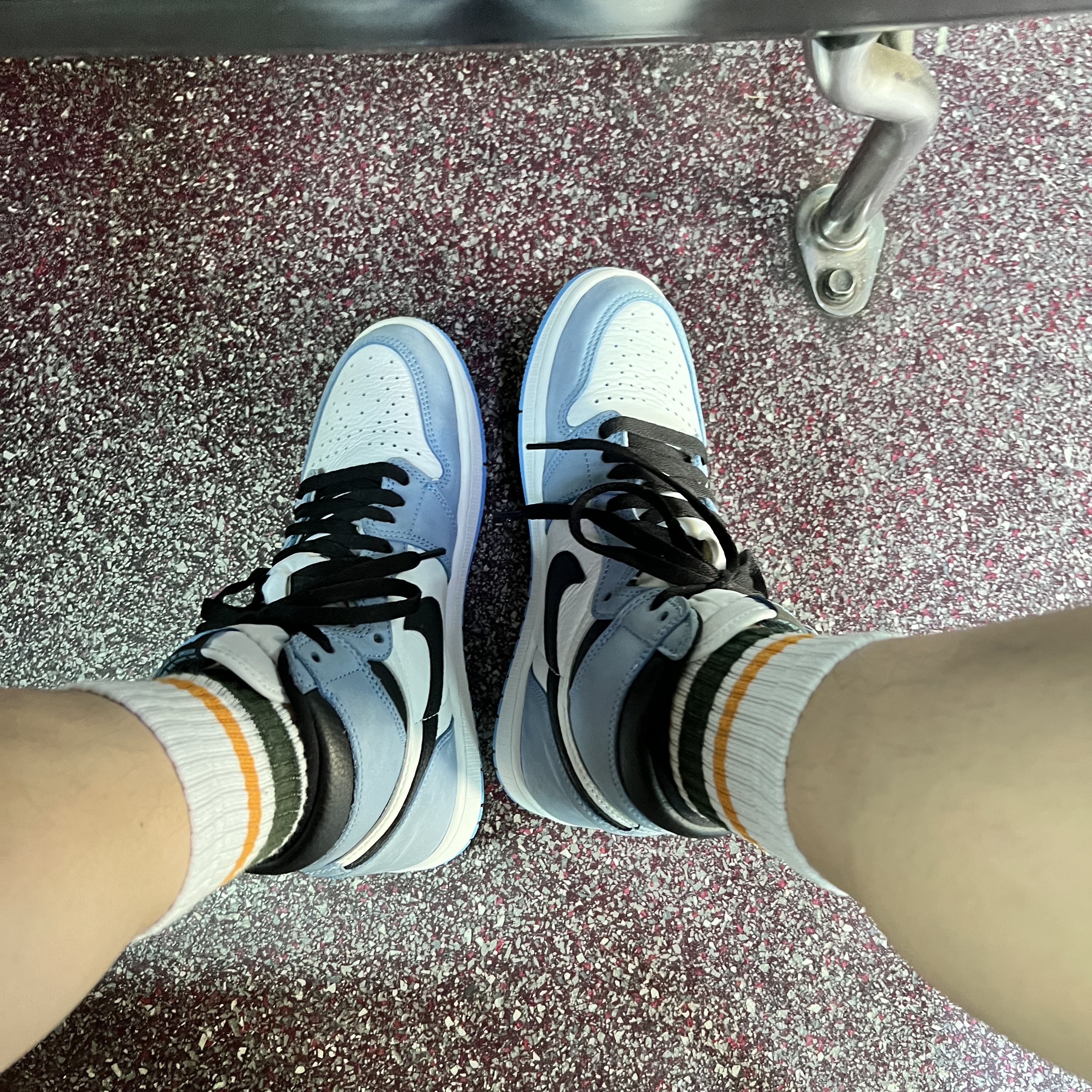 Jordan 1 Retro High OG University Blue 착용 스타일