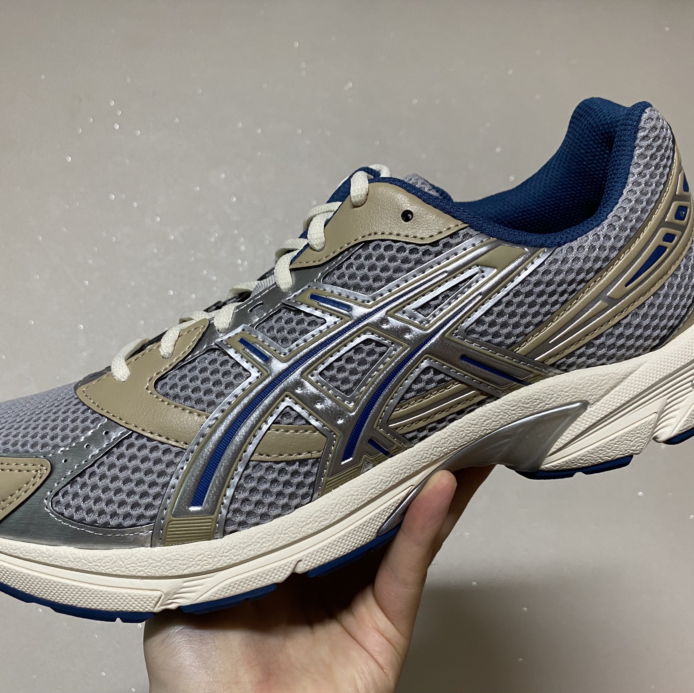 Asics Gel-1130 Oyster Grey Pure Silver 착용 스타일