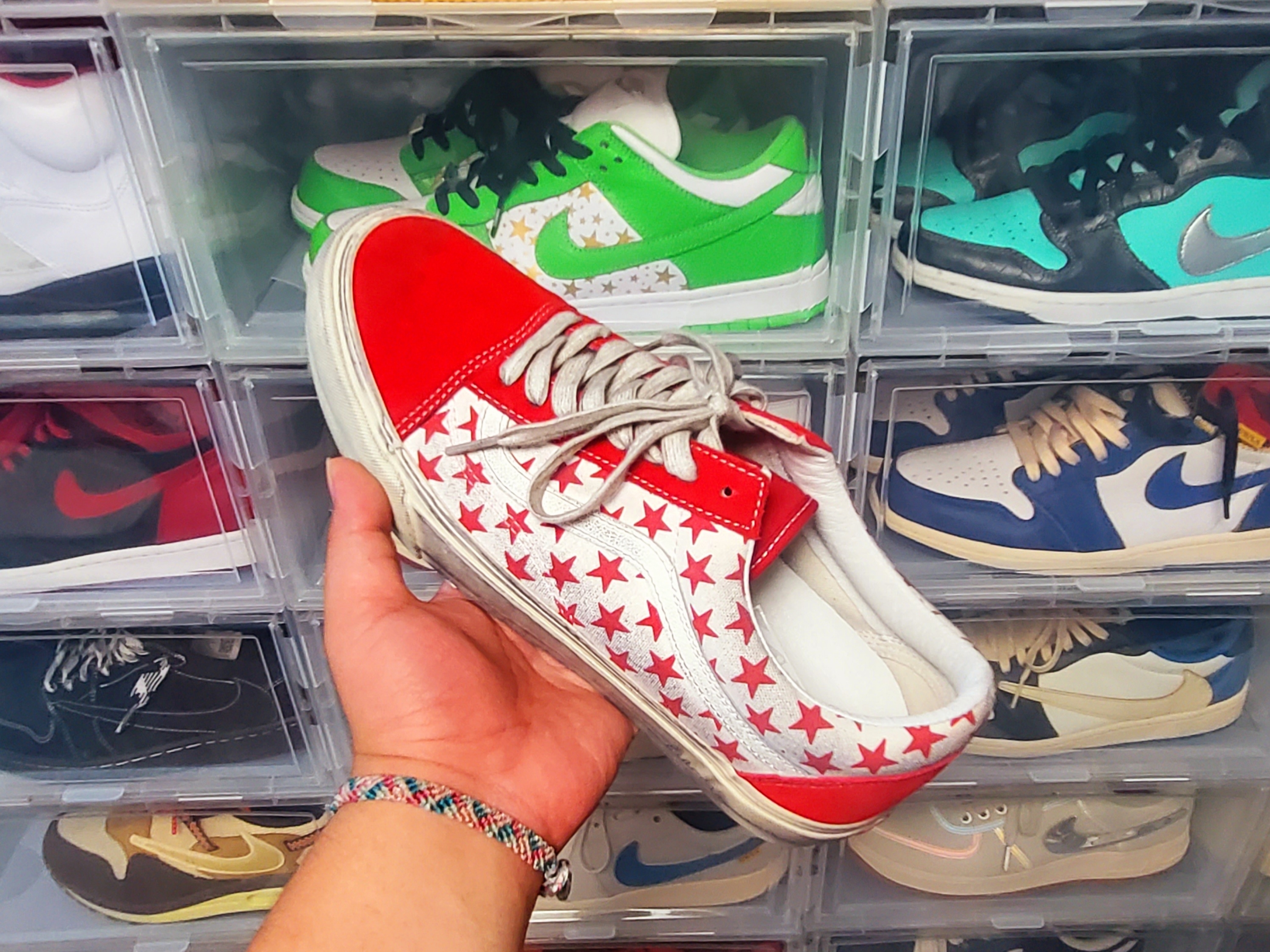 Vans Vault x Bianca Chandon Old Skool LX Stressed Red White 착용 스타일 - 3