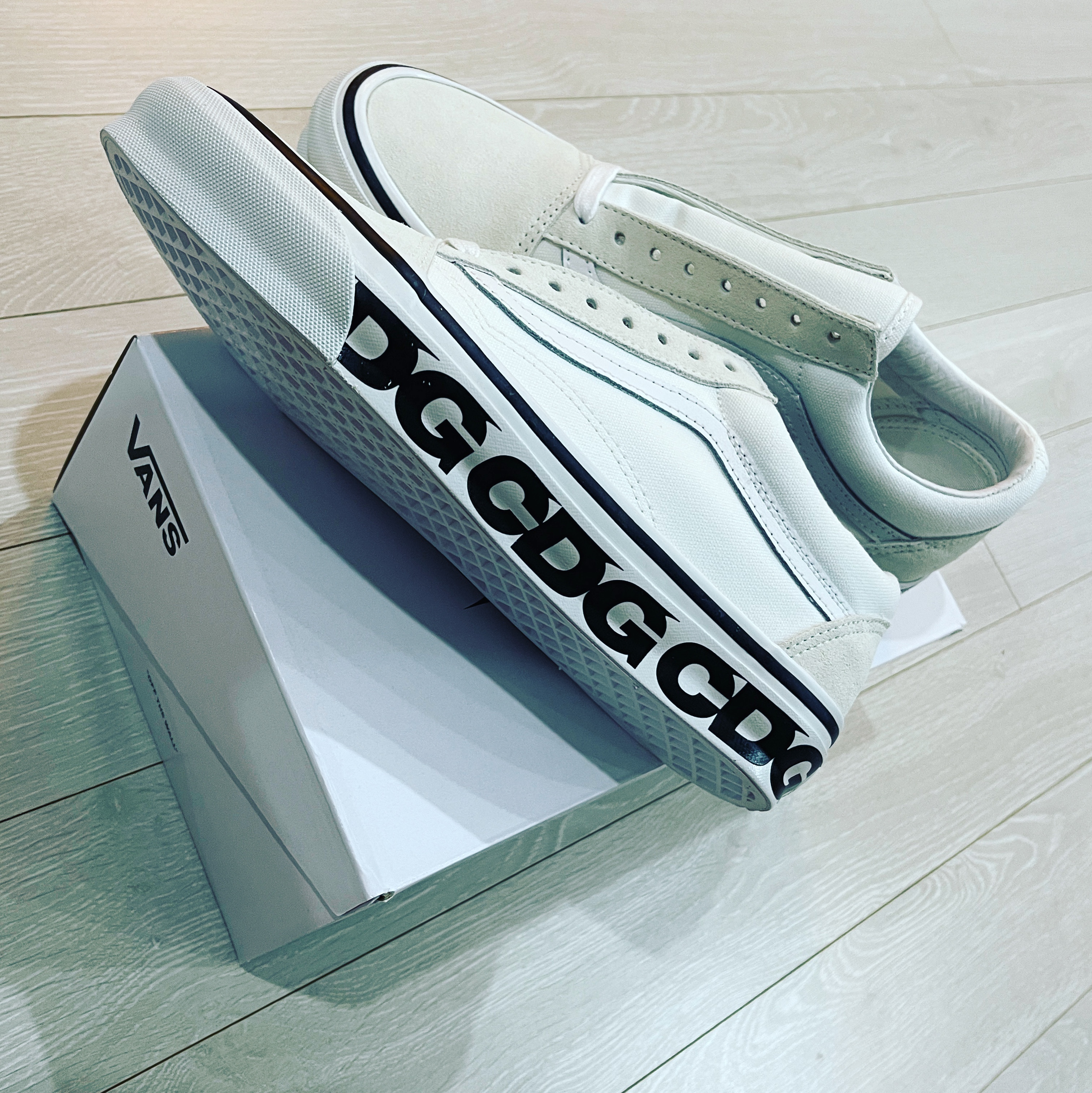 Vans Vault x CDG Old Skool LX White 착용 스타일