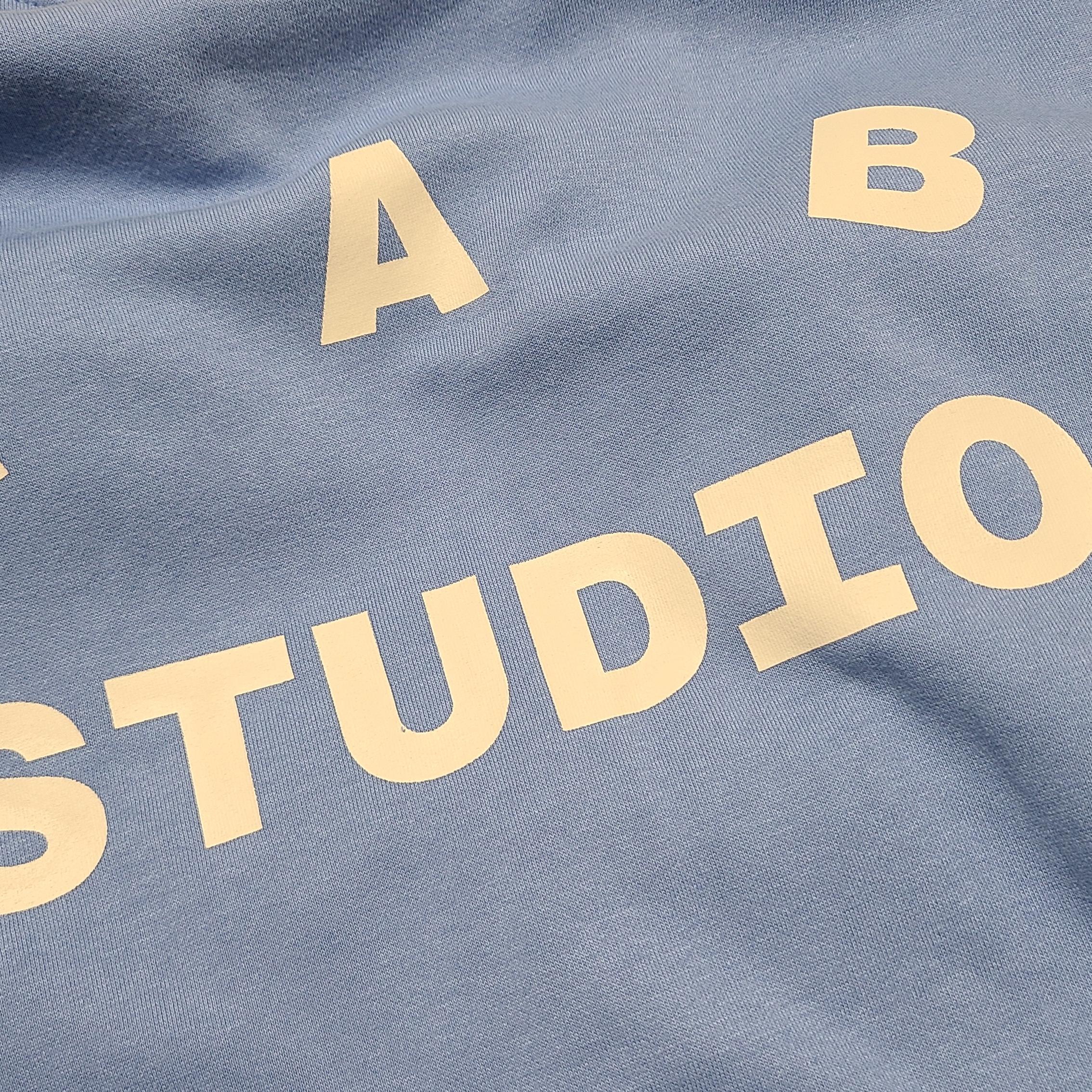 IAB Studio x Netflix SS T-Shirt Blue 착용 스타일