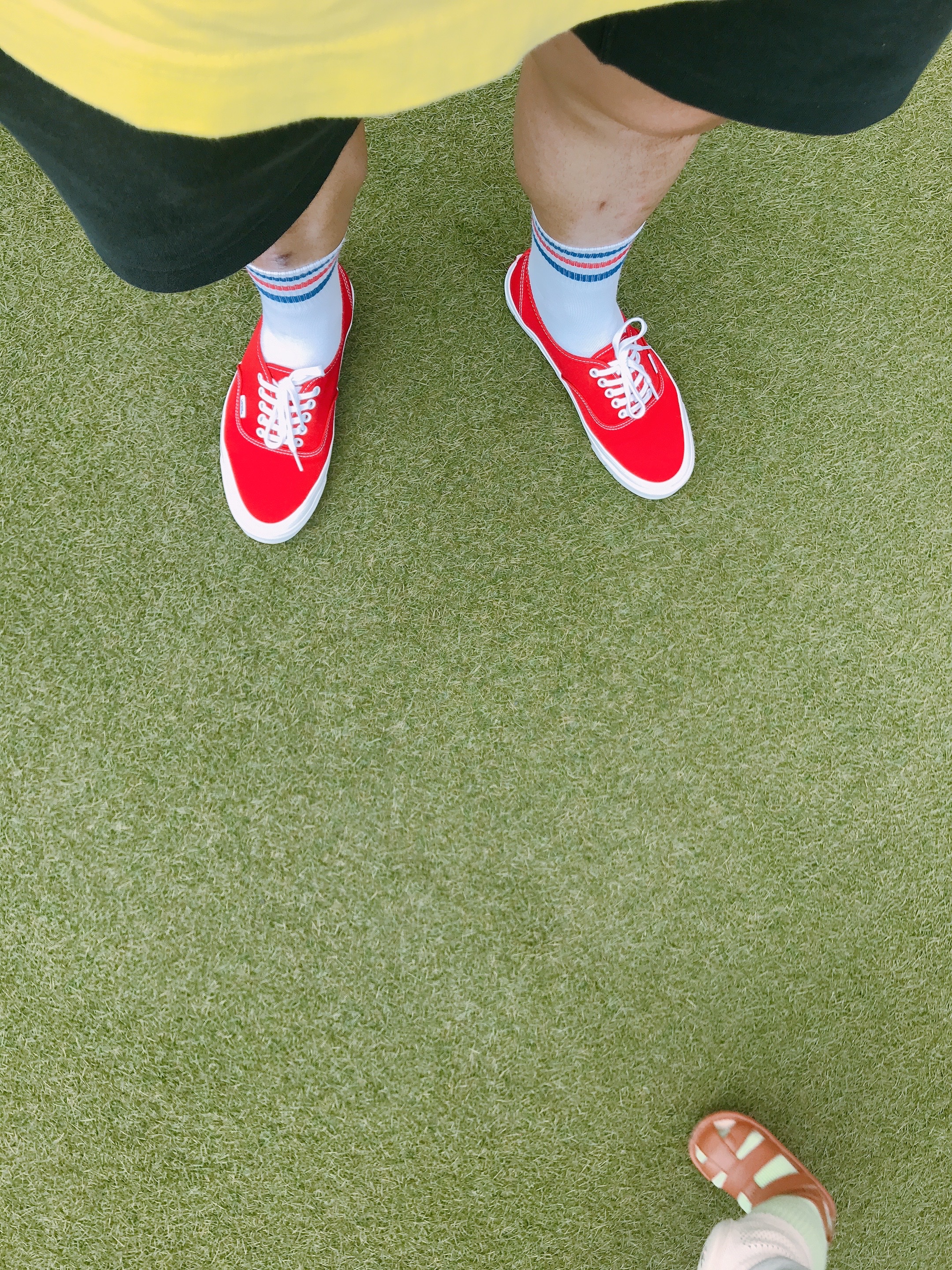 Vans Vault OG Authentic LX Red 착용 스타일