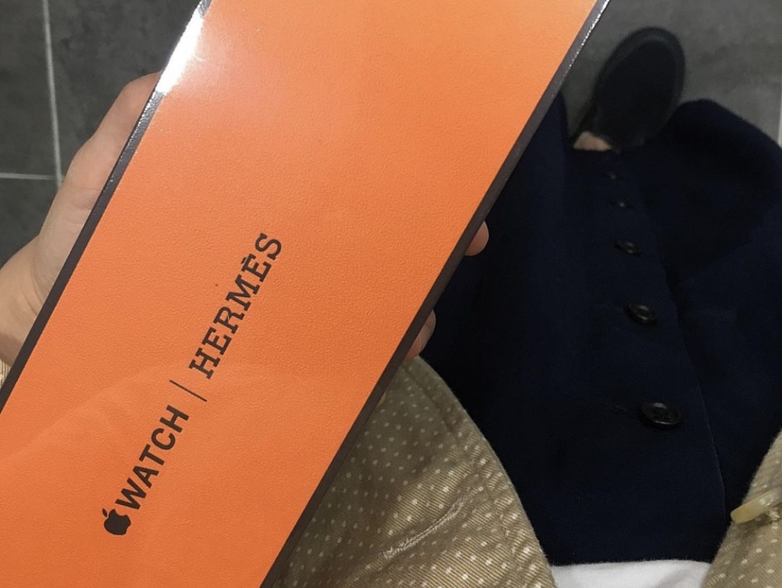 Apple Watch Hermes Series 7 41mm Silver Stainless Steel Case with Single Tour Gold (Korean Ver.) 착용 스타일 - 2