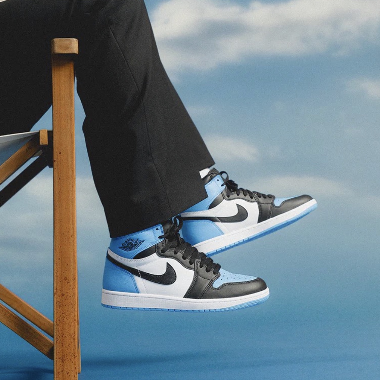 Jordan 1 Retro High OG University Blue 착용 스타일 - 2