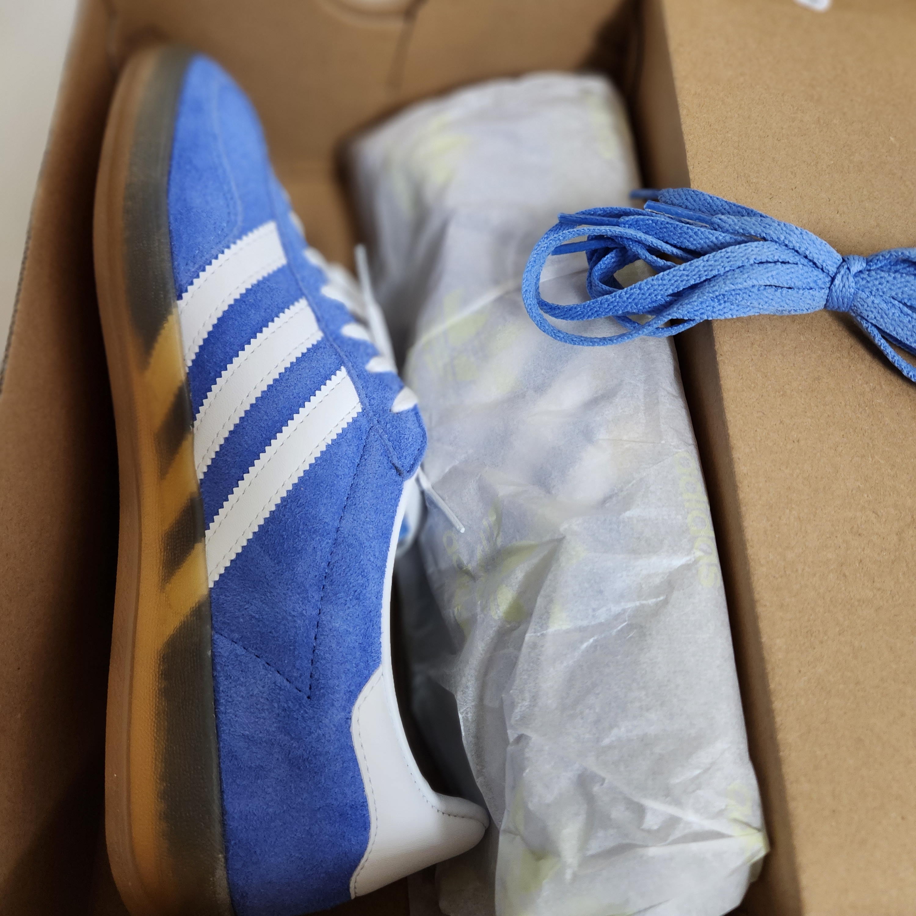 (W) Adidas Gazelle Indoor Blue Fusion Cloud White 착용 스타일