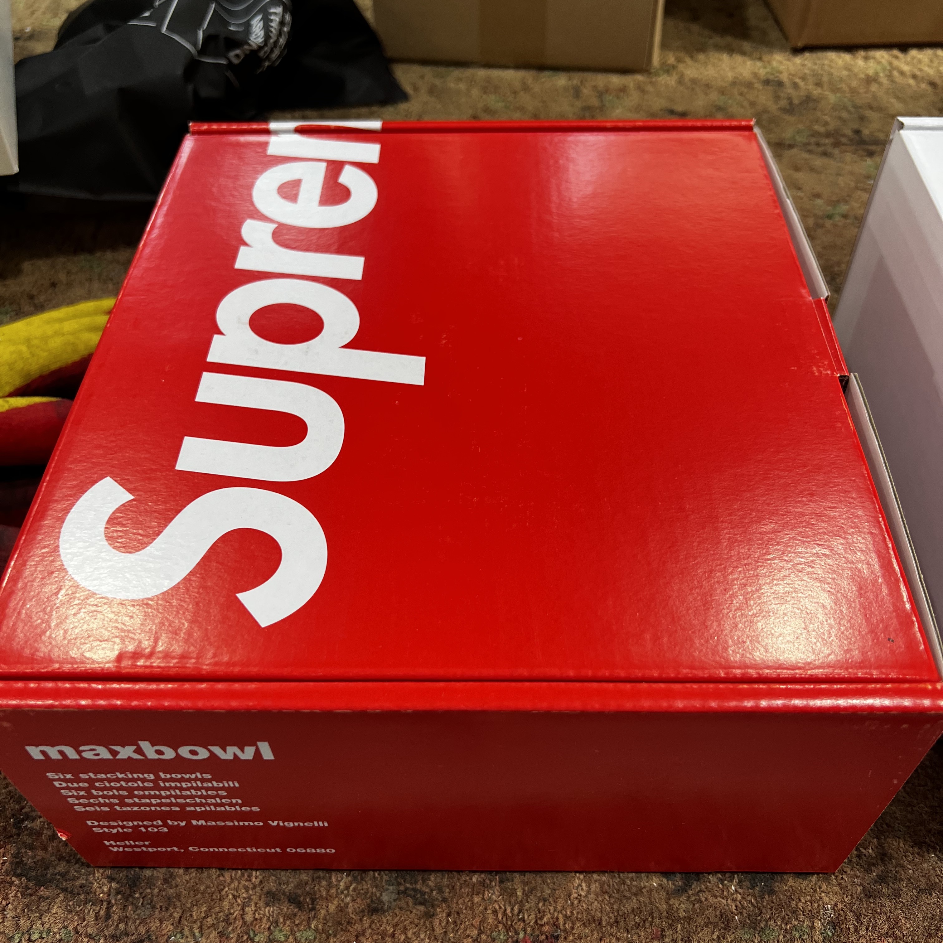 Supreme x Heller Bowls Red (Set of 6) - 23SS 착용 스타일
