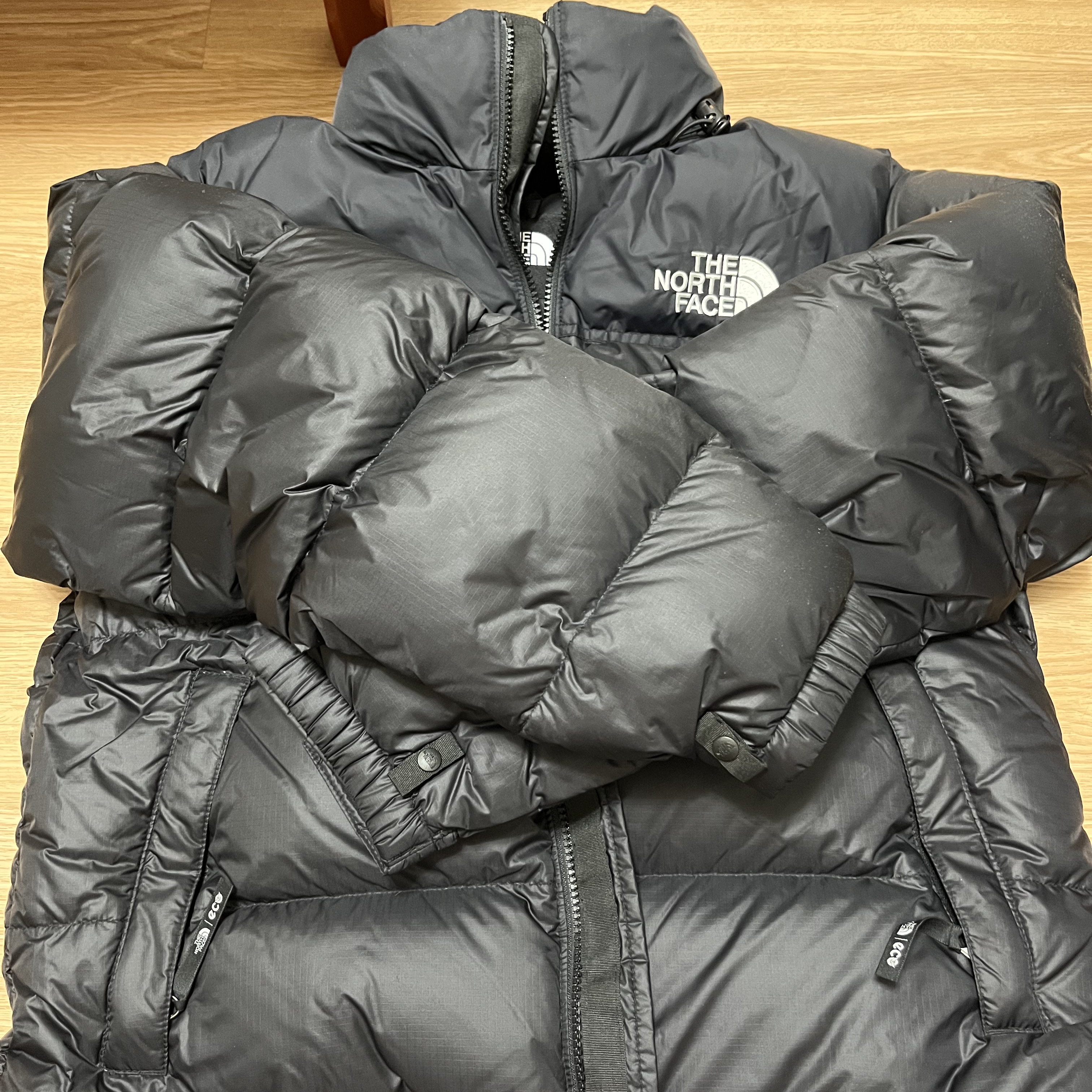 The North Face 1996 Eco Nuptse Jacket Black 착용 스타일