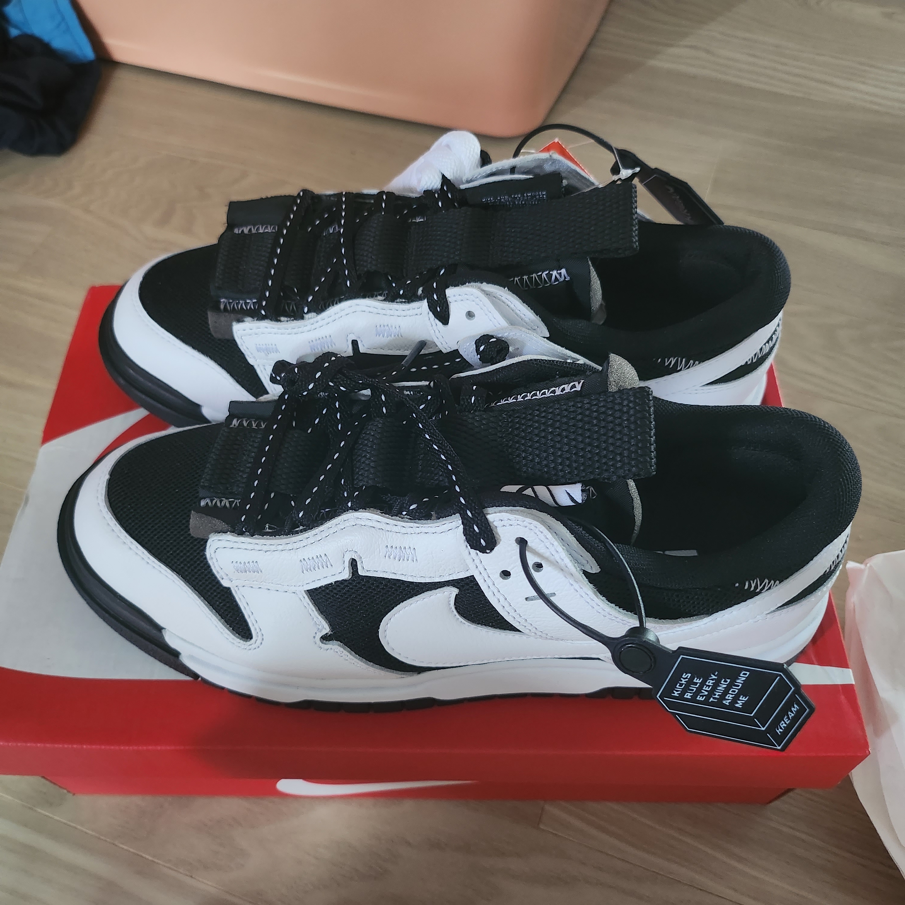Nike Air Dunk Jumbo Black White 착용 스타일