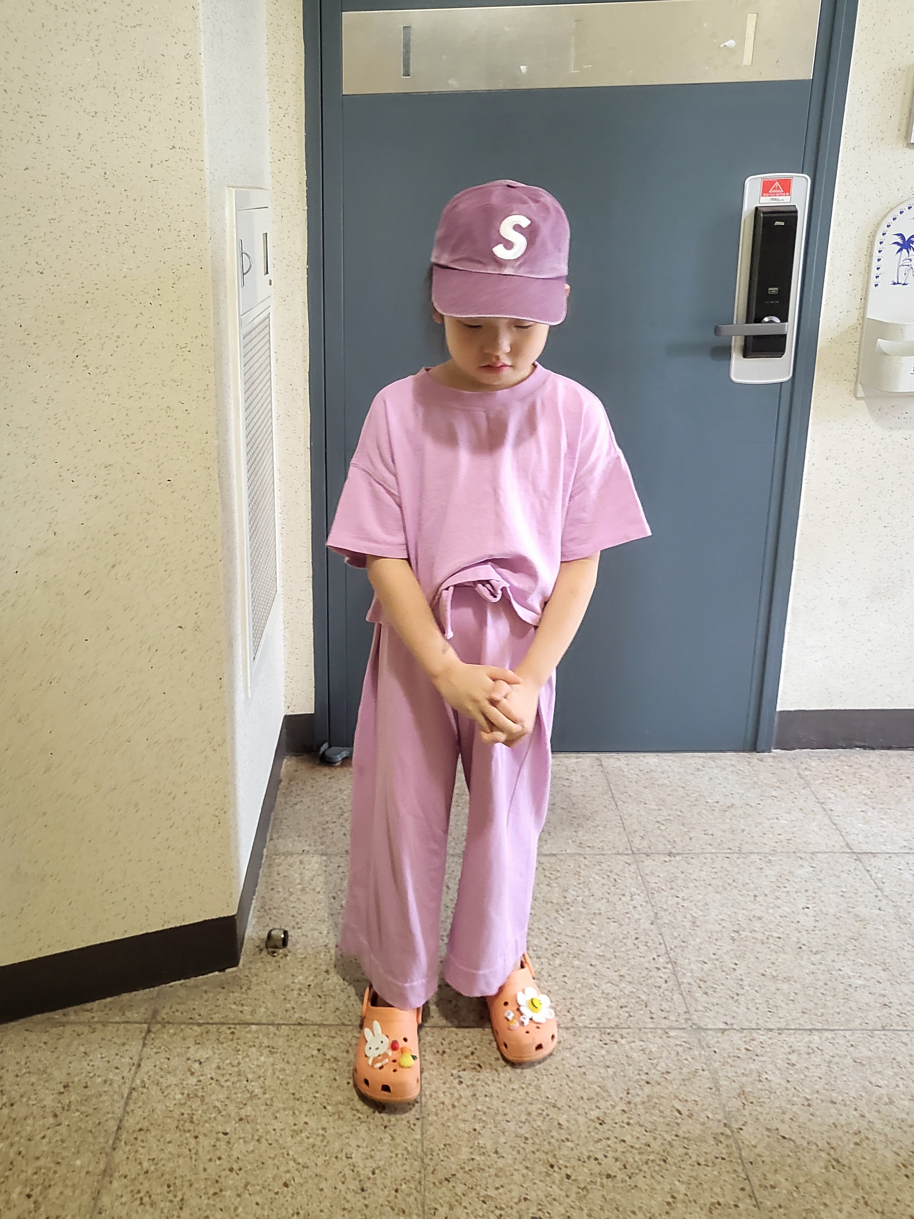 Supreme Pigment Canvas S Logo 6-Panel Plum - 23SS 착용 스타일