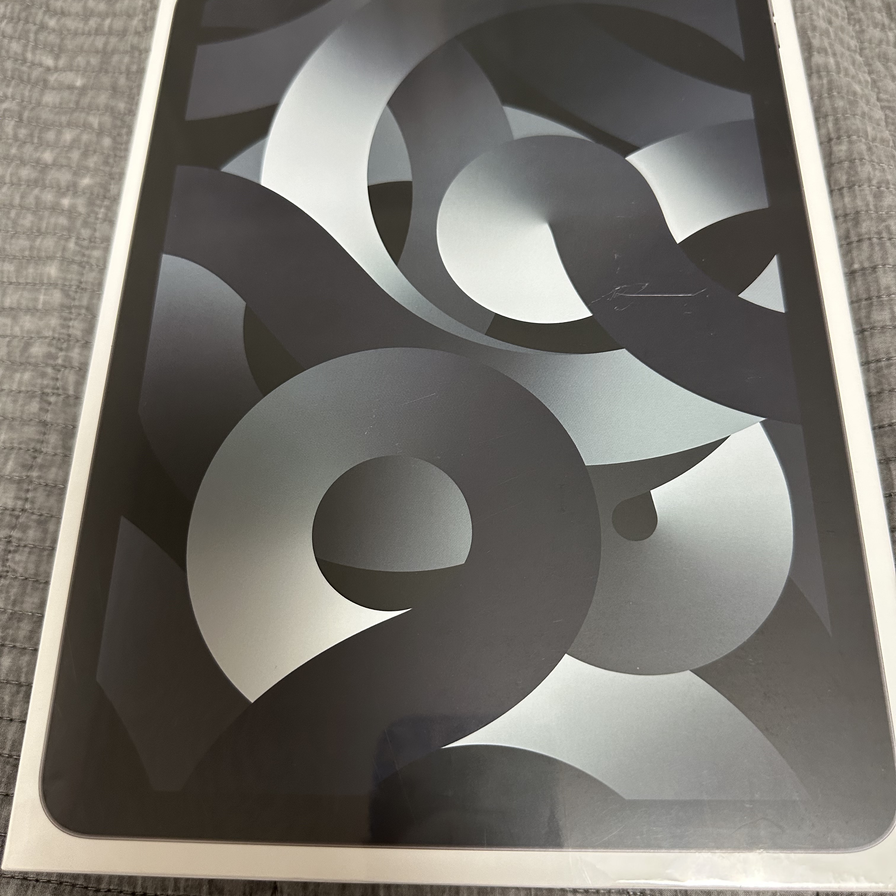 Apple iPad Air 5th Gen Wifi 64GB Space Gray (Korean Ver.) 착용 스타일