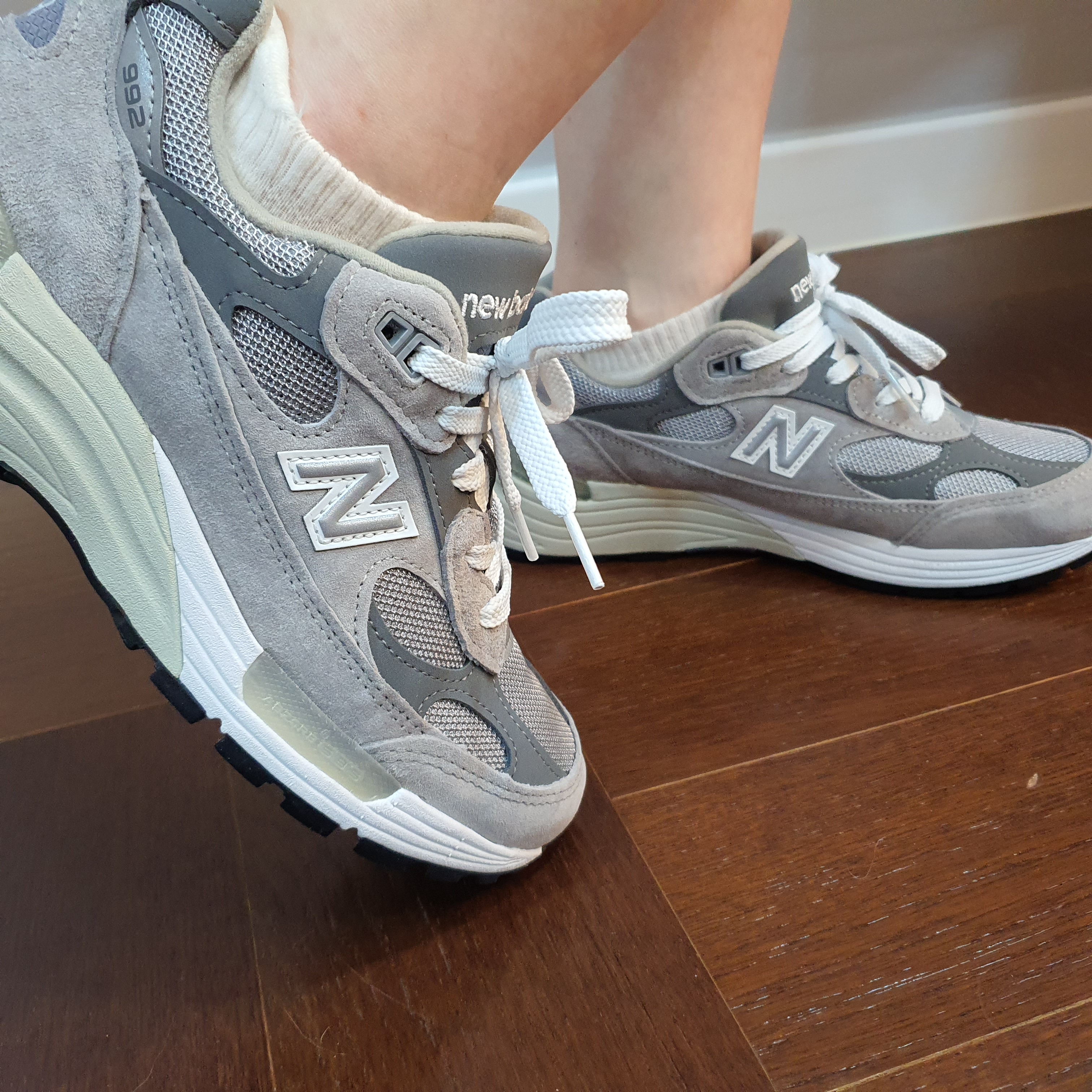 New Balance 992 Made in USA Grey - D Standard 착용 스타일