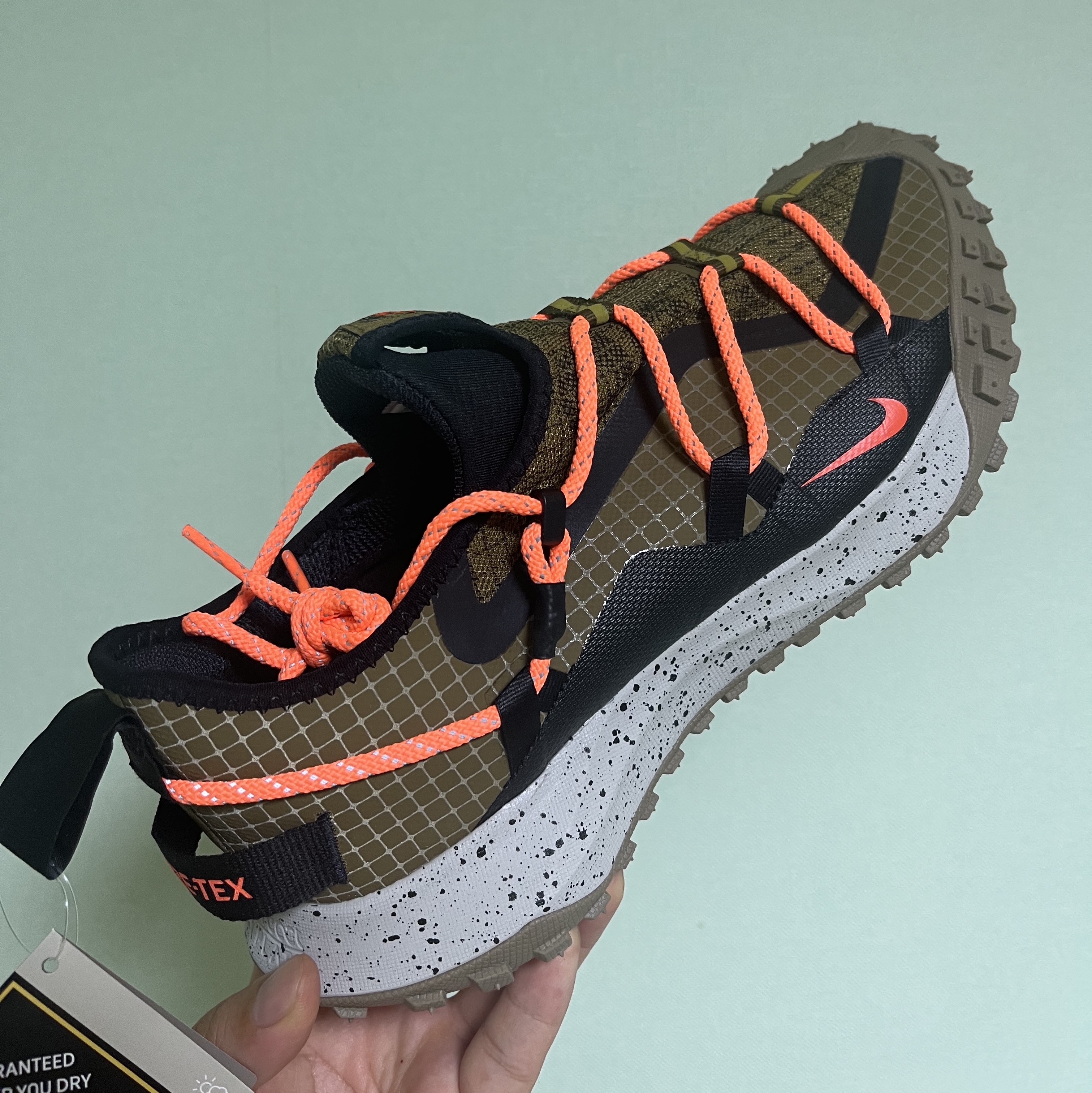 Nike ACG Mountain Fly Low Gore-Tex SE Hazel Rush 착용 스타일 - 2
