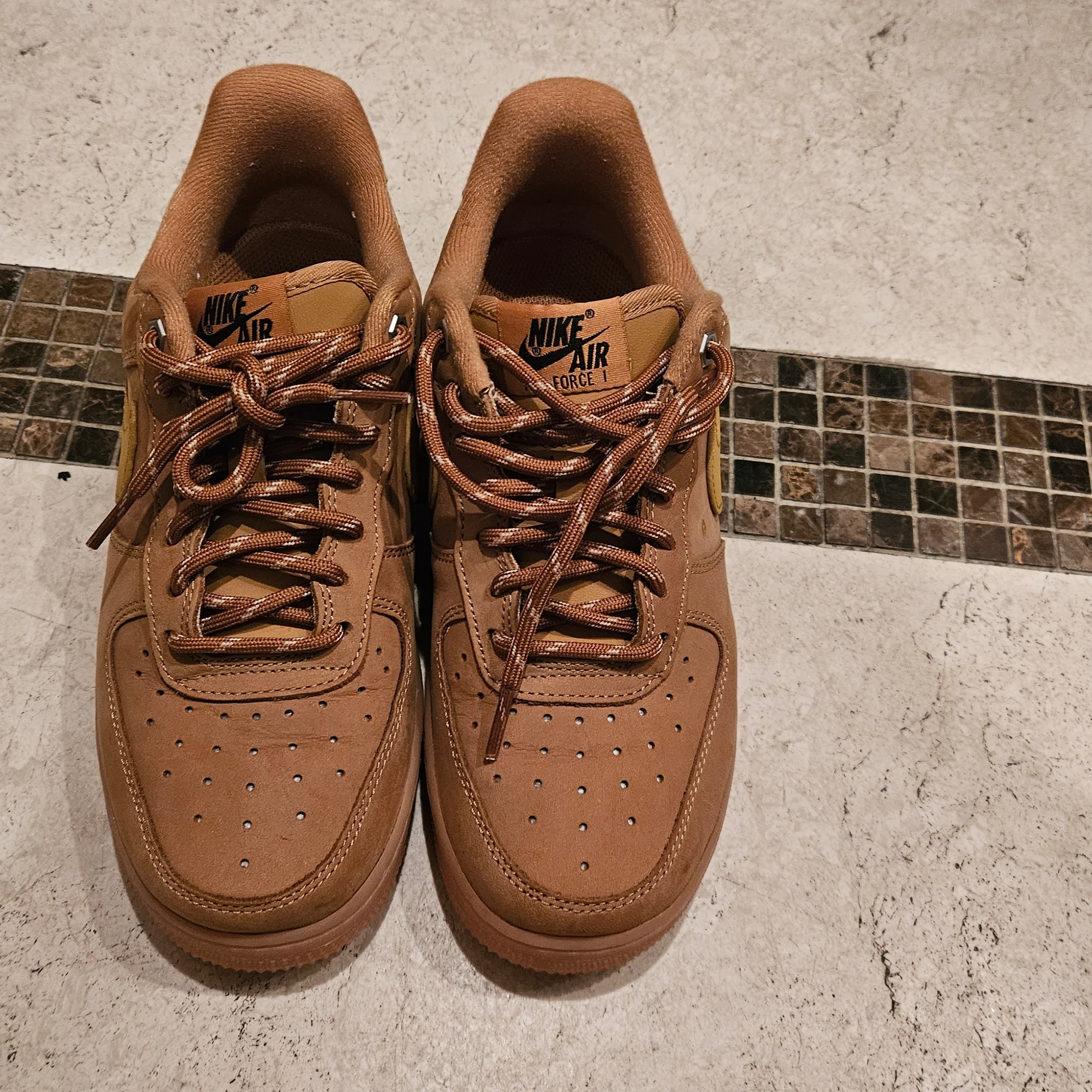 Nike Air Force 1 '07 WB Flax 착용 스타일