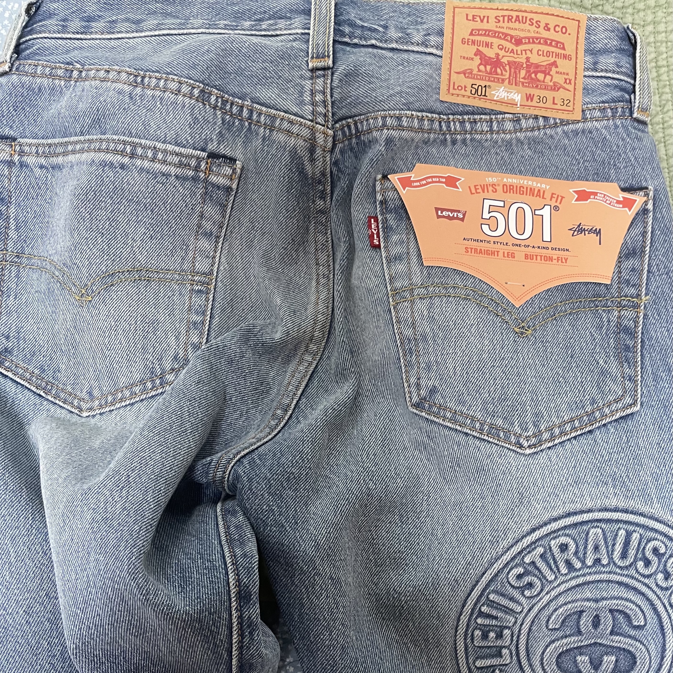 Stussy x Levi's Embossed 501 Jean Indigo 착용 스타일 - 1