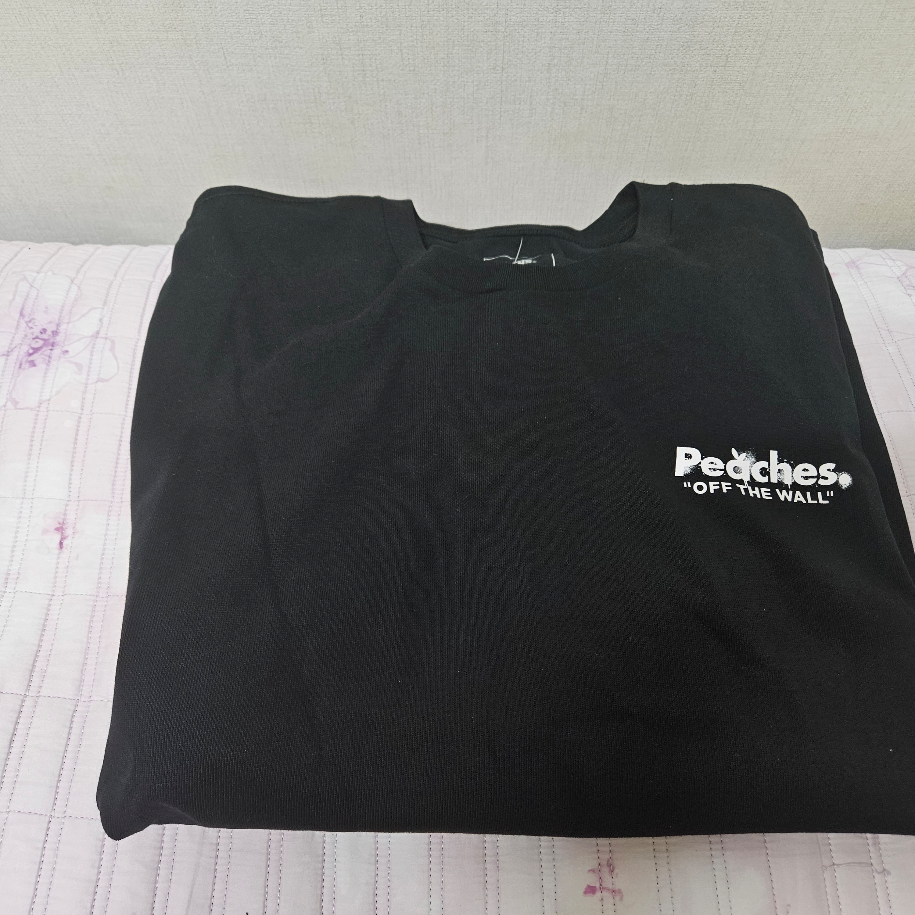 Vans x Peaches. L/S T-Shirt Black 착용 스타일 - 2