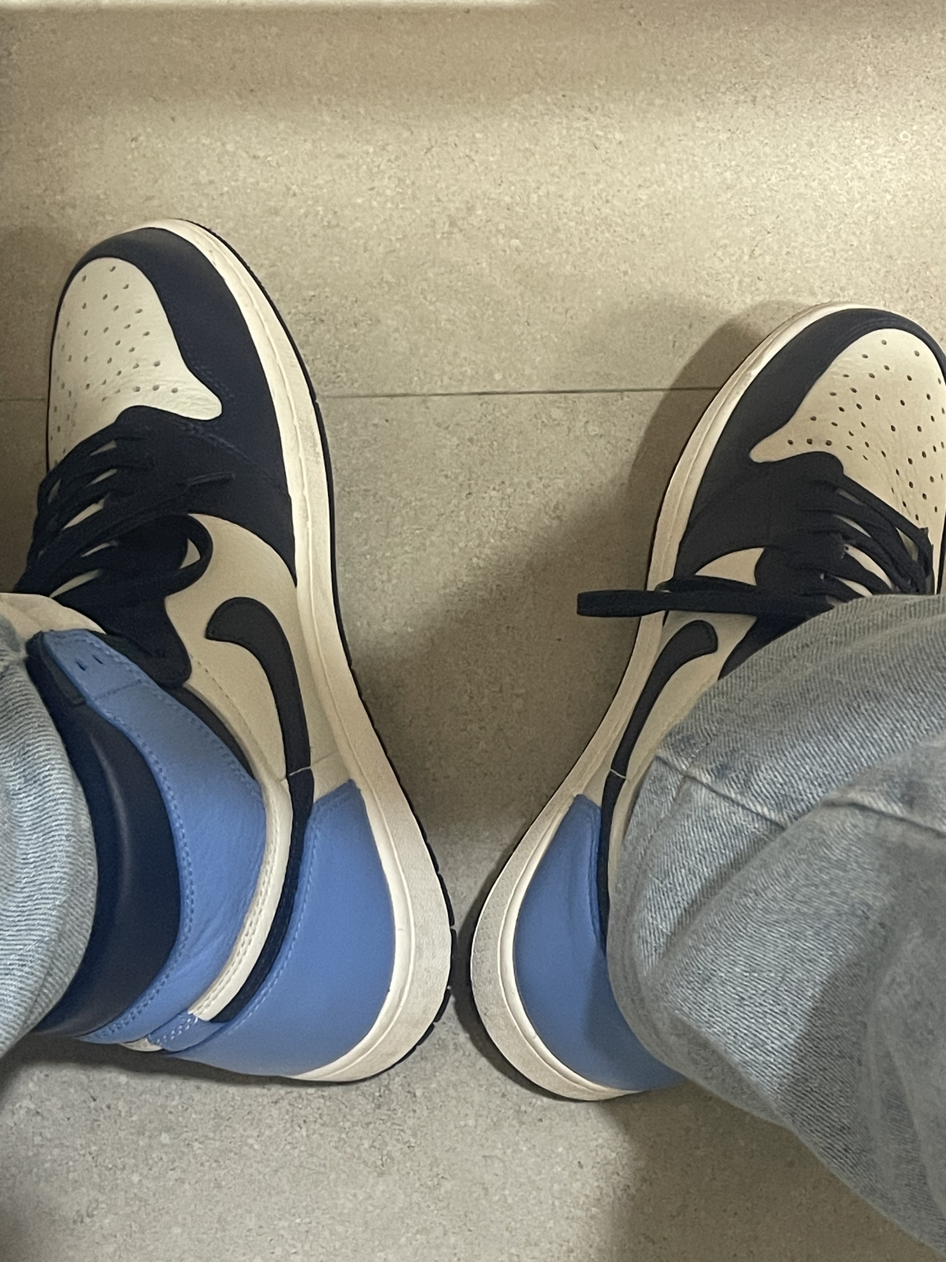 Jordan 1 Retro High Obsidian UNC 착용 스타일