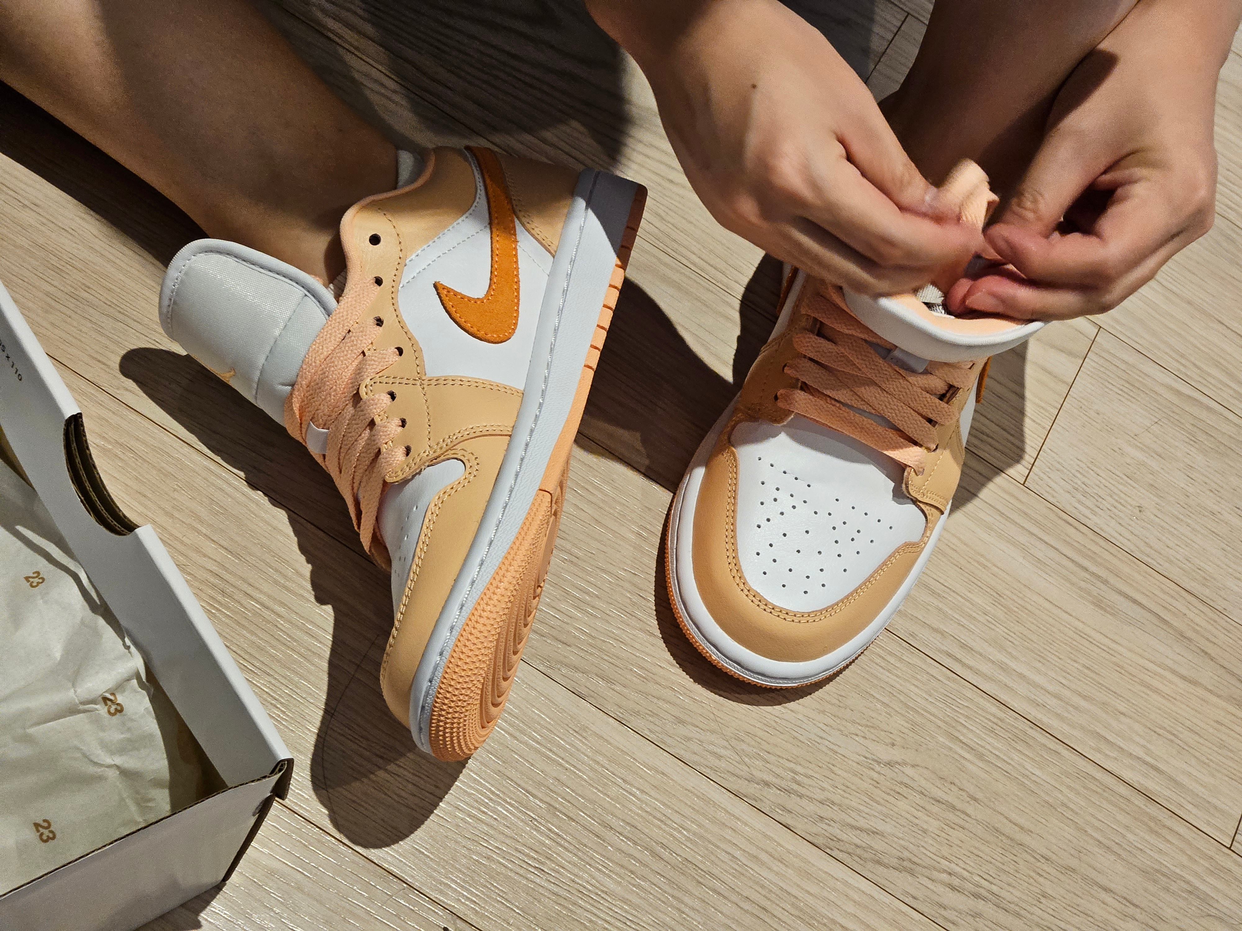 (W) Jordan 1 Low Sunset Haze 착용 스타일 - 1