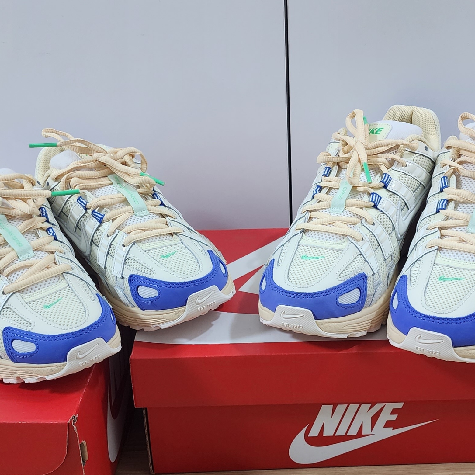 Nike P-6000 Coconut Milk Medium Blue 착용 스타일 - 1
