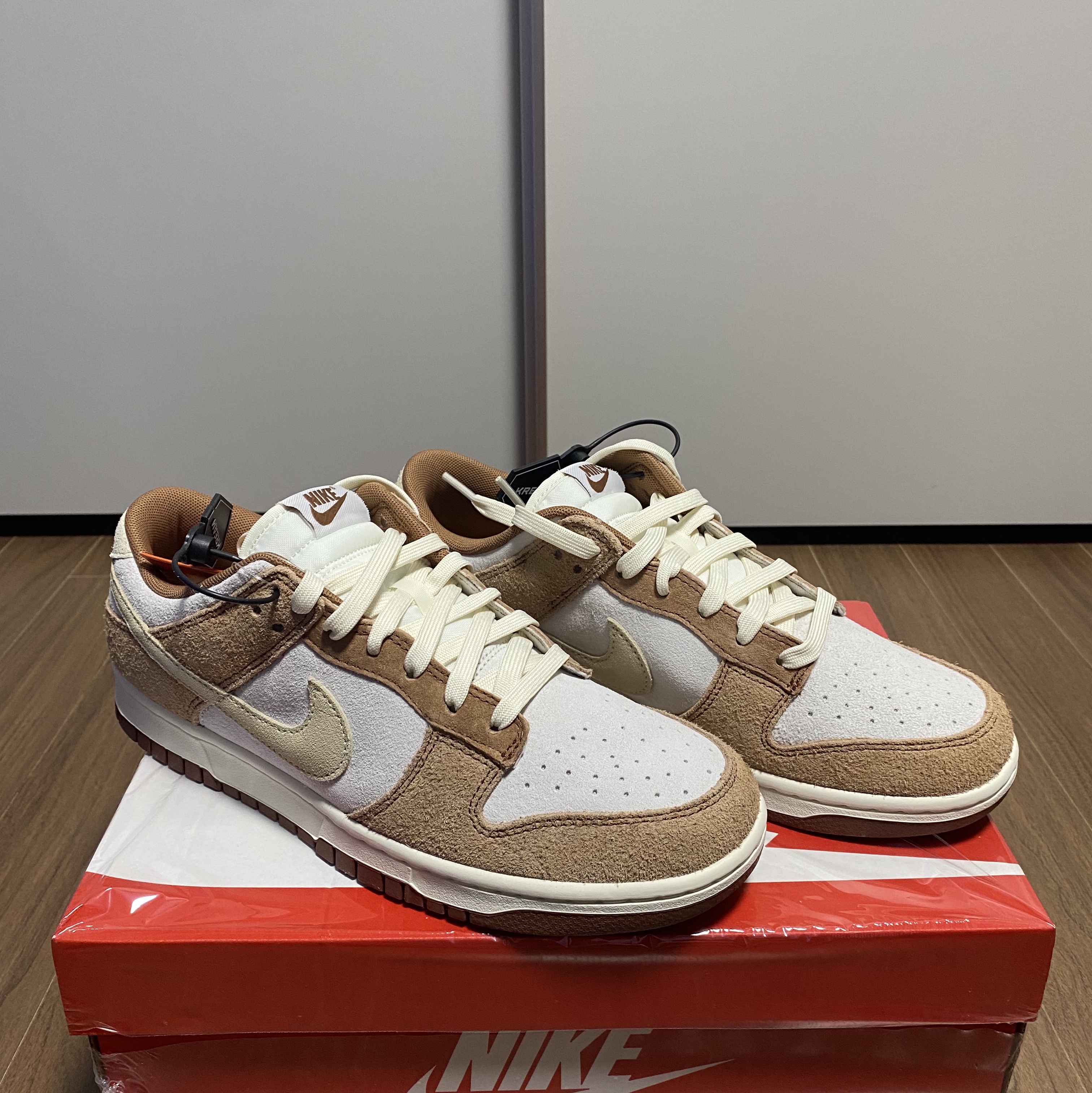 Nike Dunk Low Pro Premium Medium Curry 착용 스타일