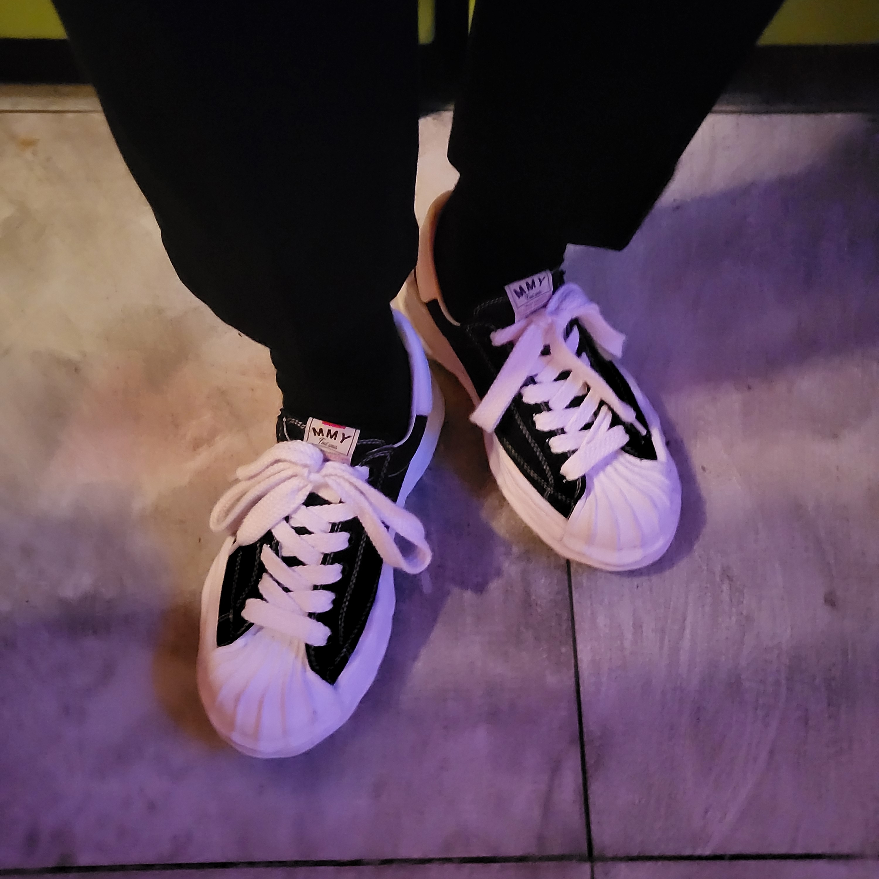Maison Mihara Yasuhiro Blakey OG Sole Canvas Low-top Sneakers Black White 착용 스타일