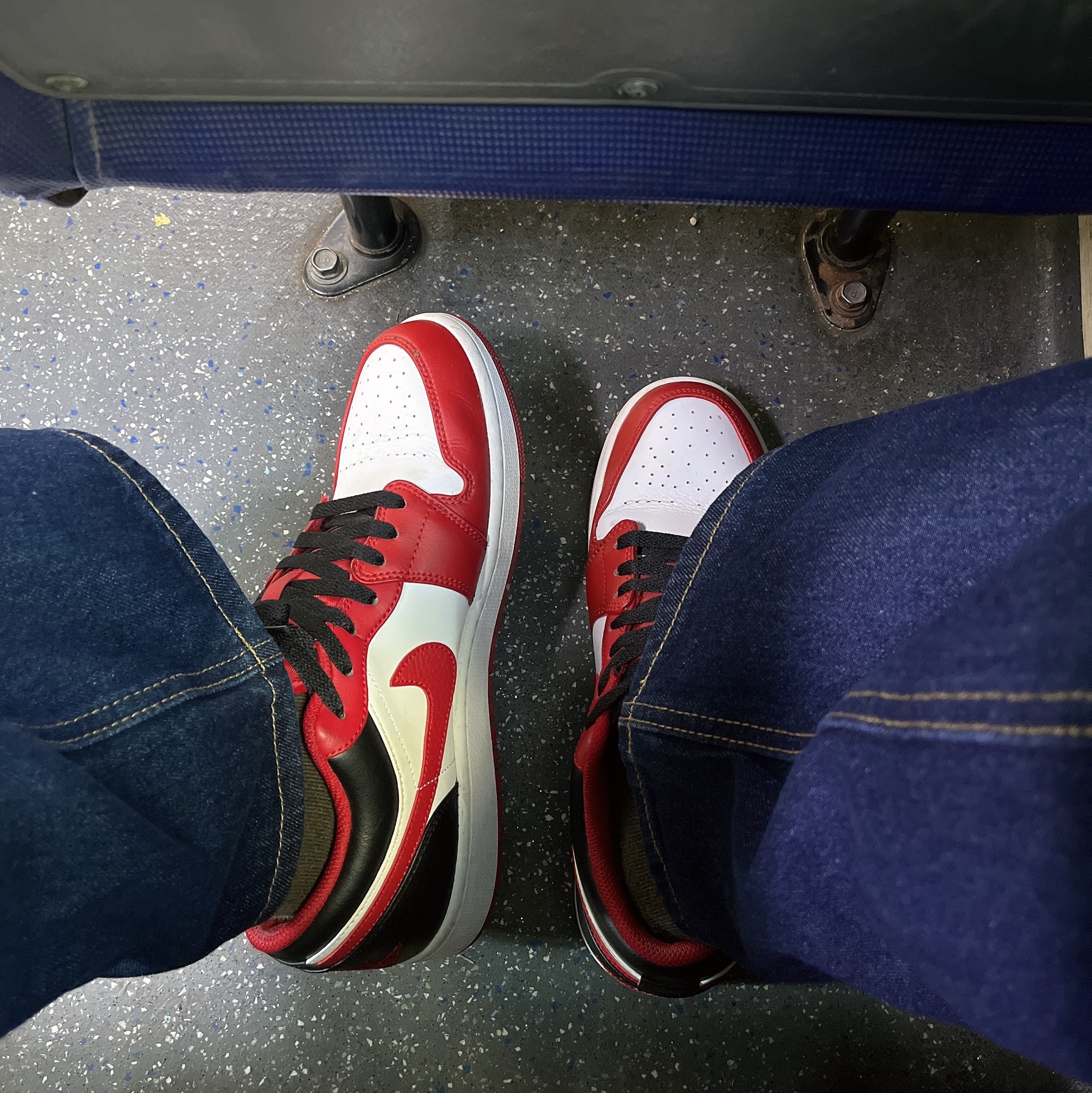 Jordan 1 Low White Gym Red Black 착용 스타일