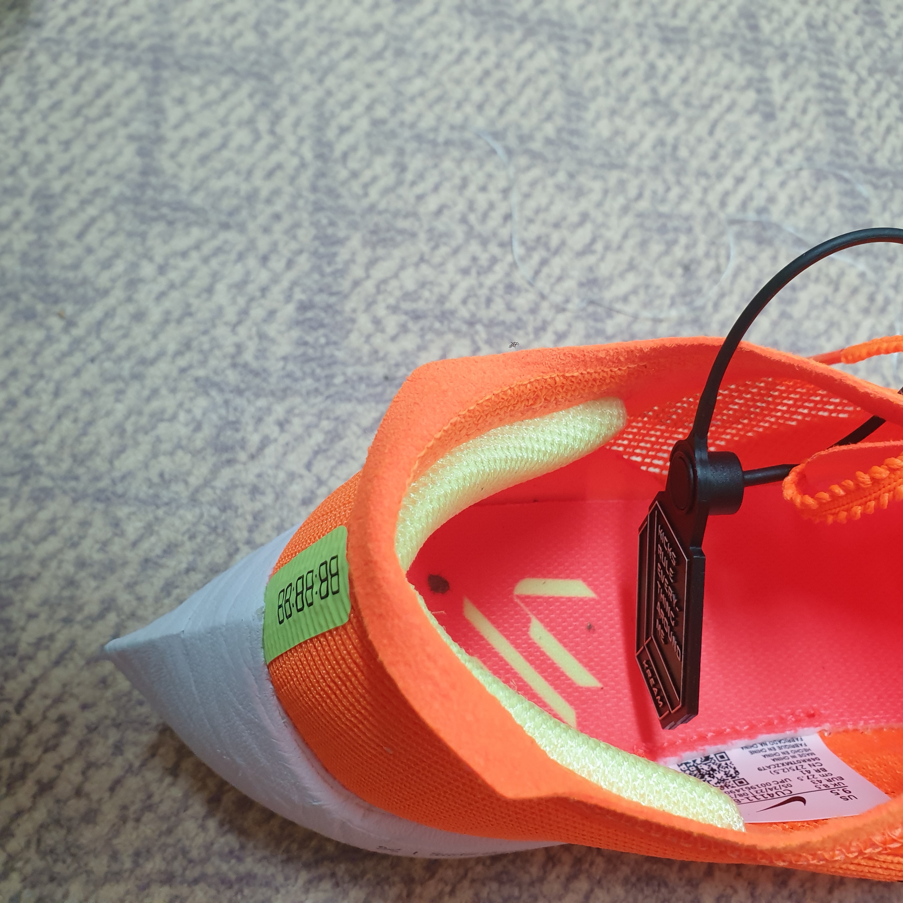Nike ZoomX Vaporfly Next% 2 Total Orange 착용 스타일 - 4