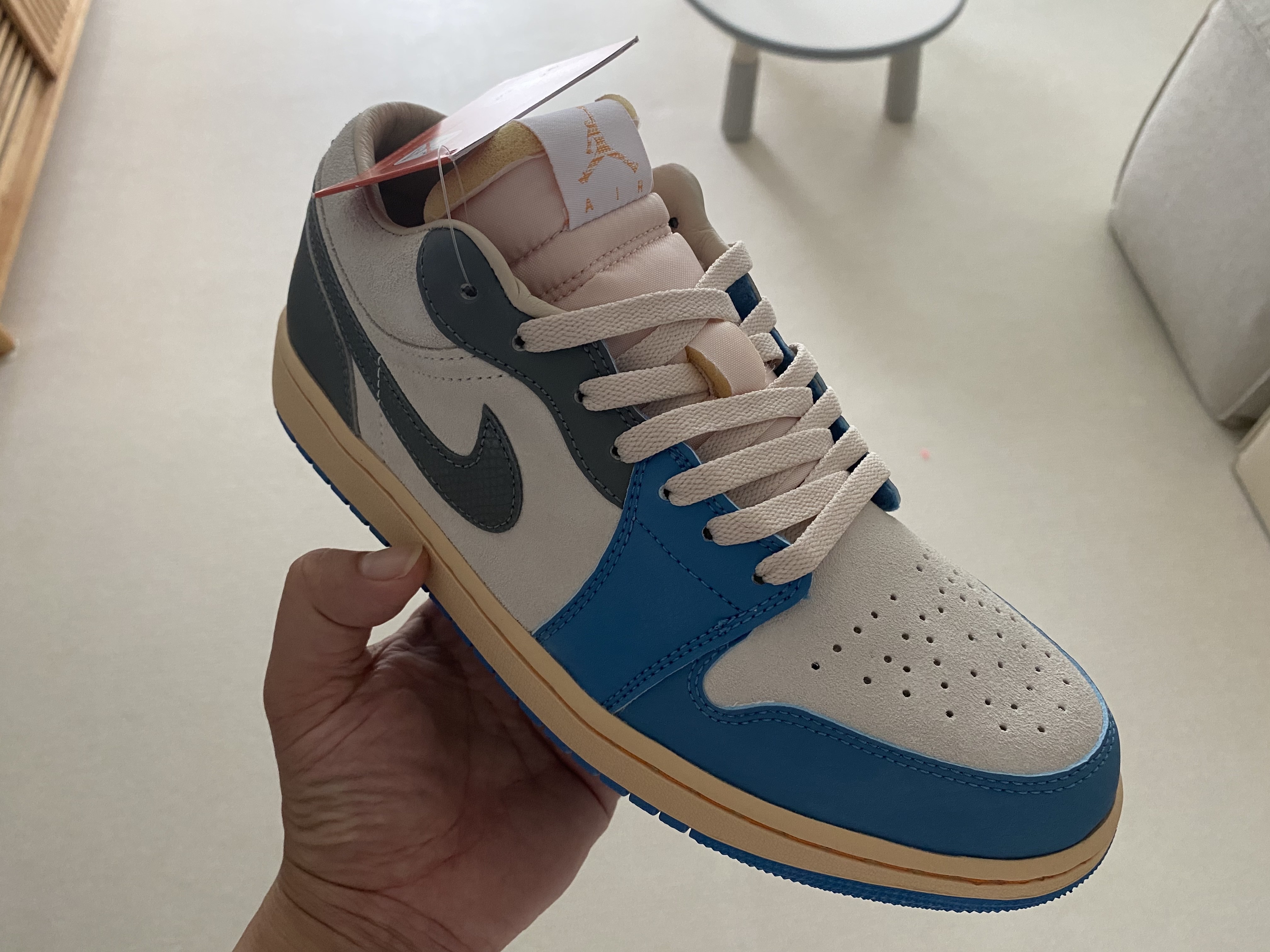Jordan 1 Low SE Tokyo 96 착용 스타일