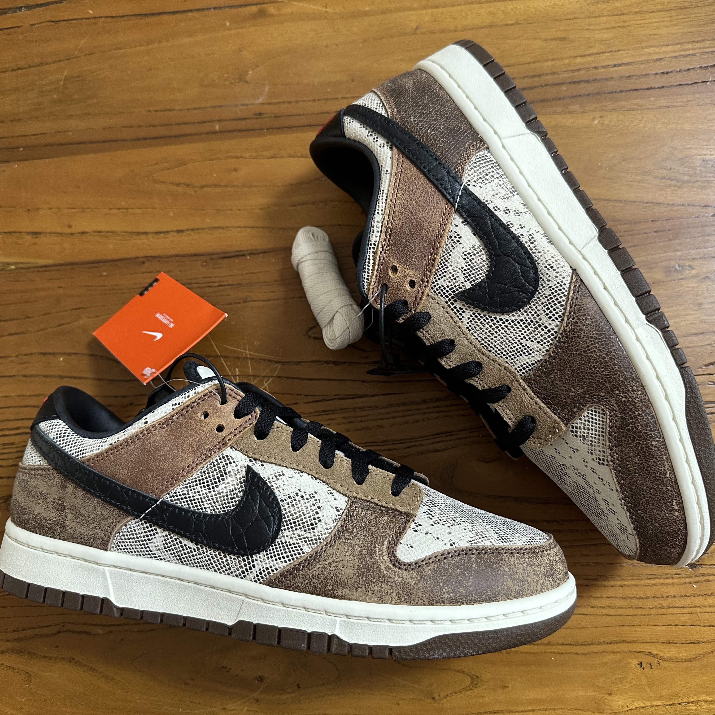 Nike Dunk Low PRM Head to Head 착용 스타일
