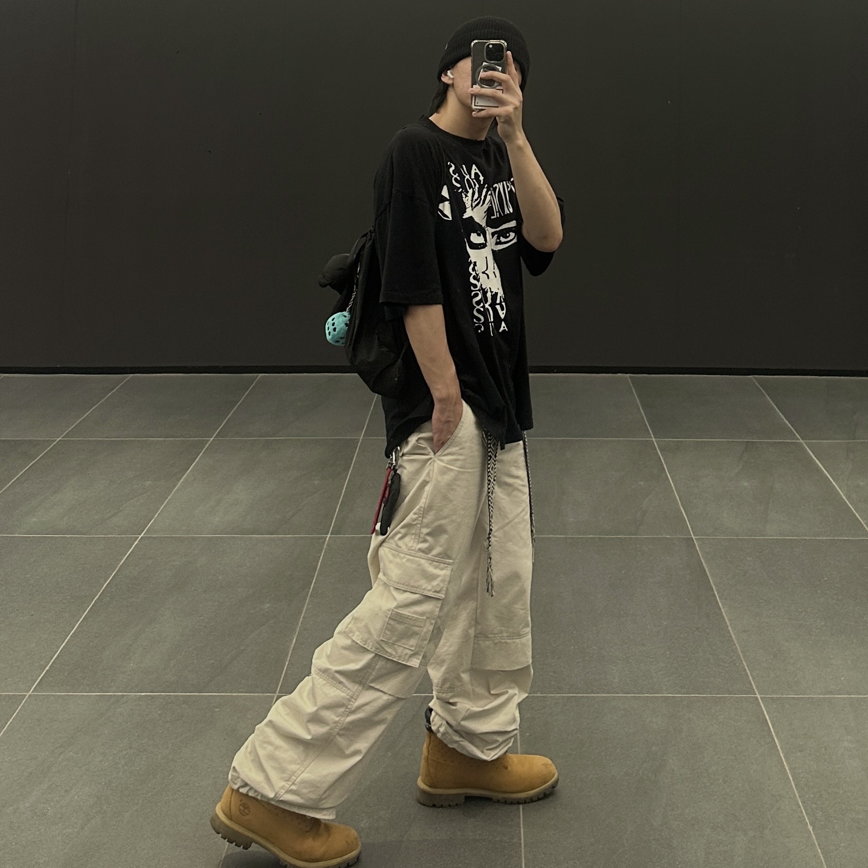 Stussy Fuzzy Dice Keychain Teal, Timberland x Comme des Garcons Shirt x Supreme 6 Inch Boot Wheat - Medium 착용 스타일 - 1