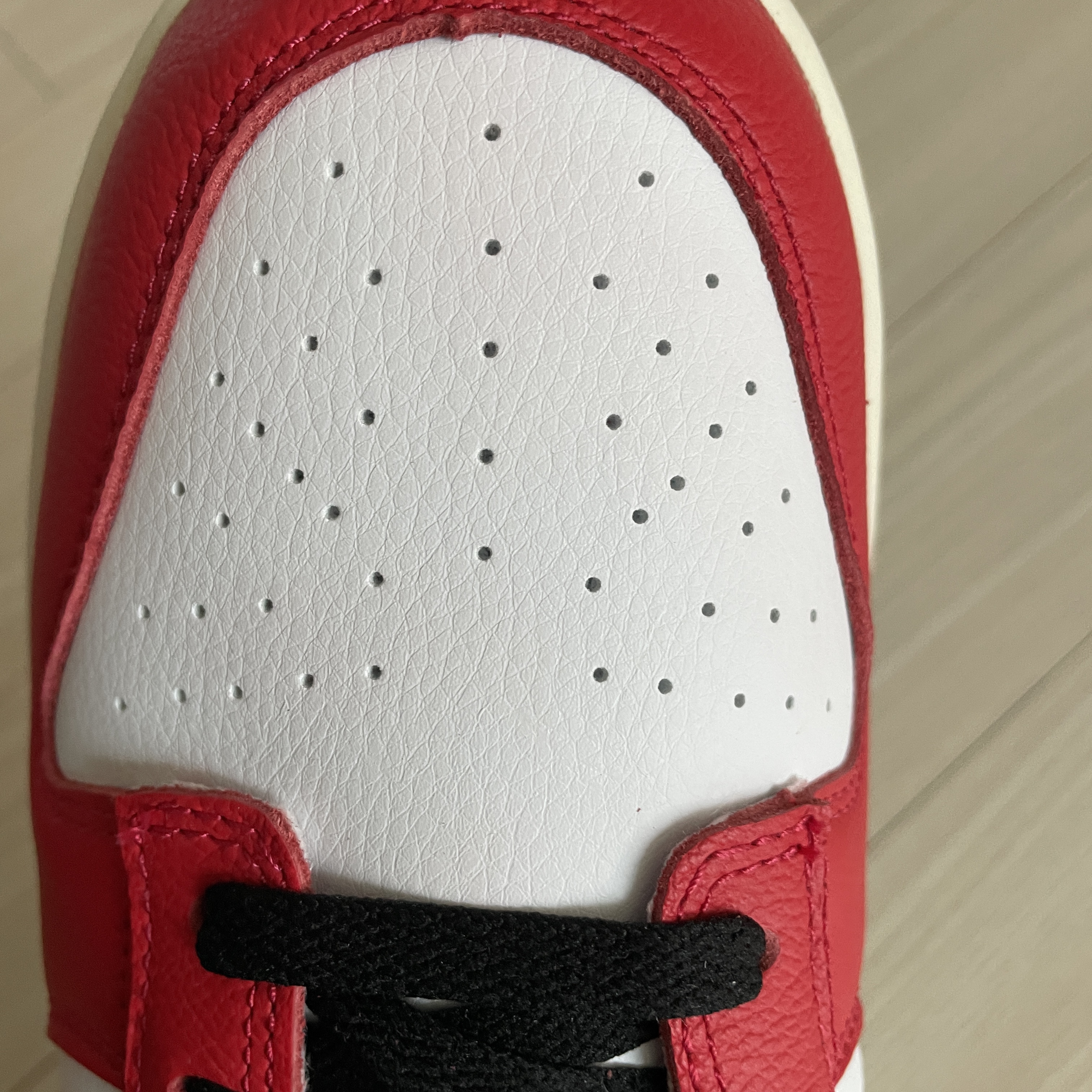 Nike Dunk Low Retro PRM University Red Black 착용 스타일