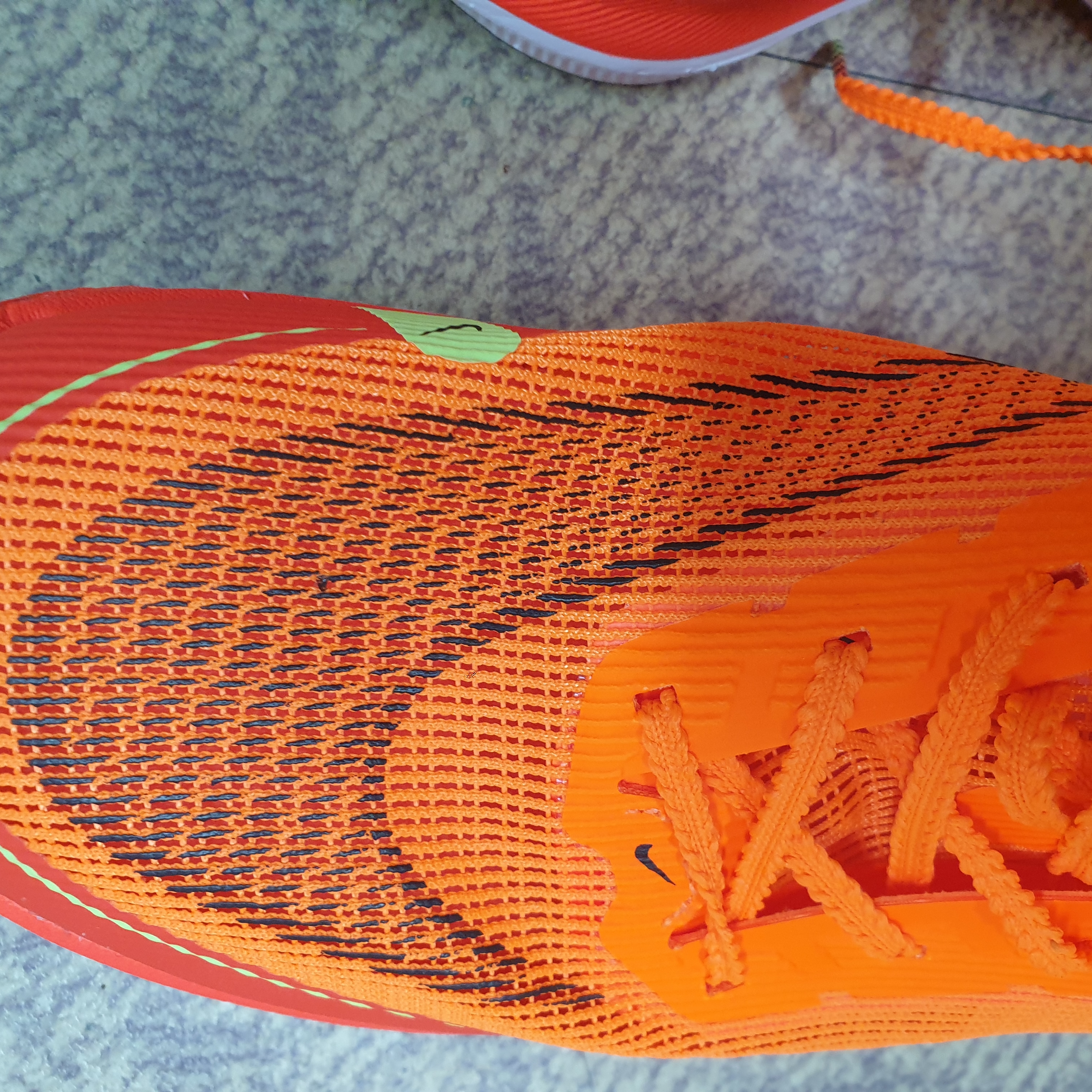 Nike ZoomX Vaporfly Next% 2 Total Orange 착용 스타일 - 3