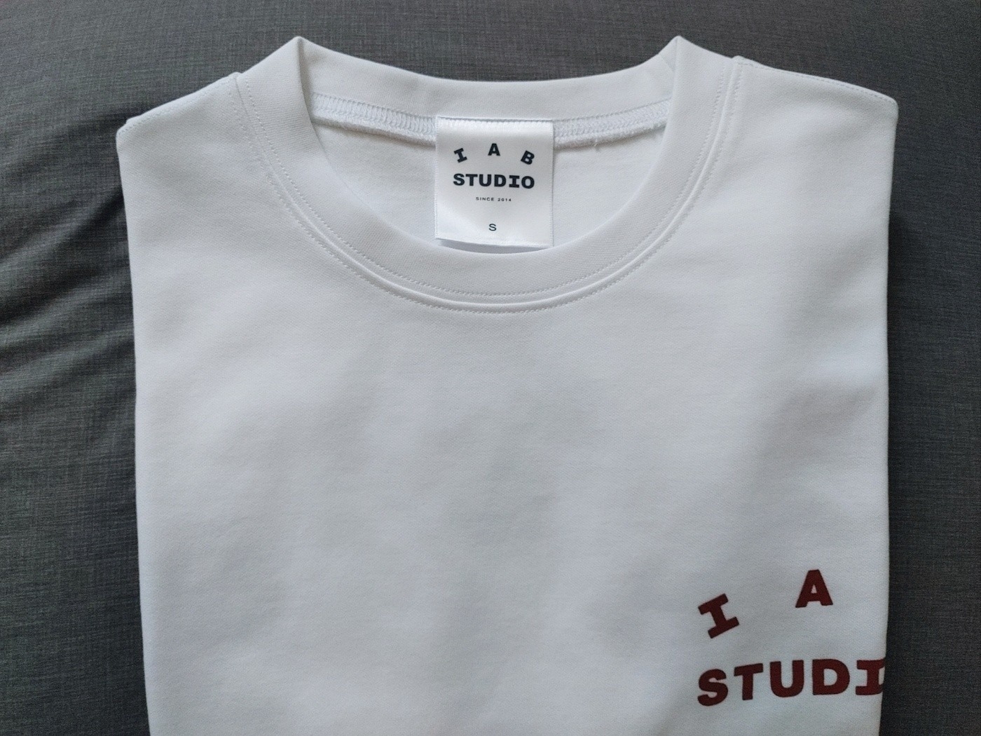 IAB Studio T-Shirt White - The Hyundai Seoul Exclusive 착용 스타일