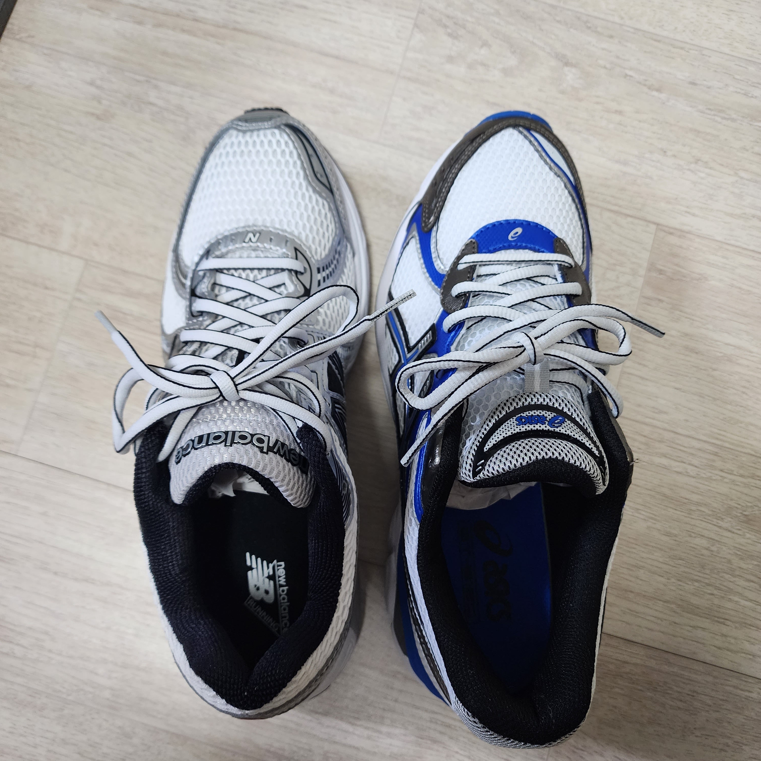 New Balance 860v2 White Black, Asics GT-2160 White Illusion Blue 착용 스타일 - 2