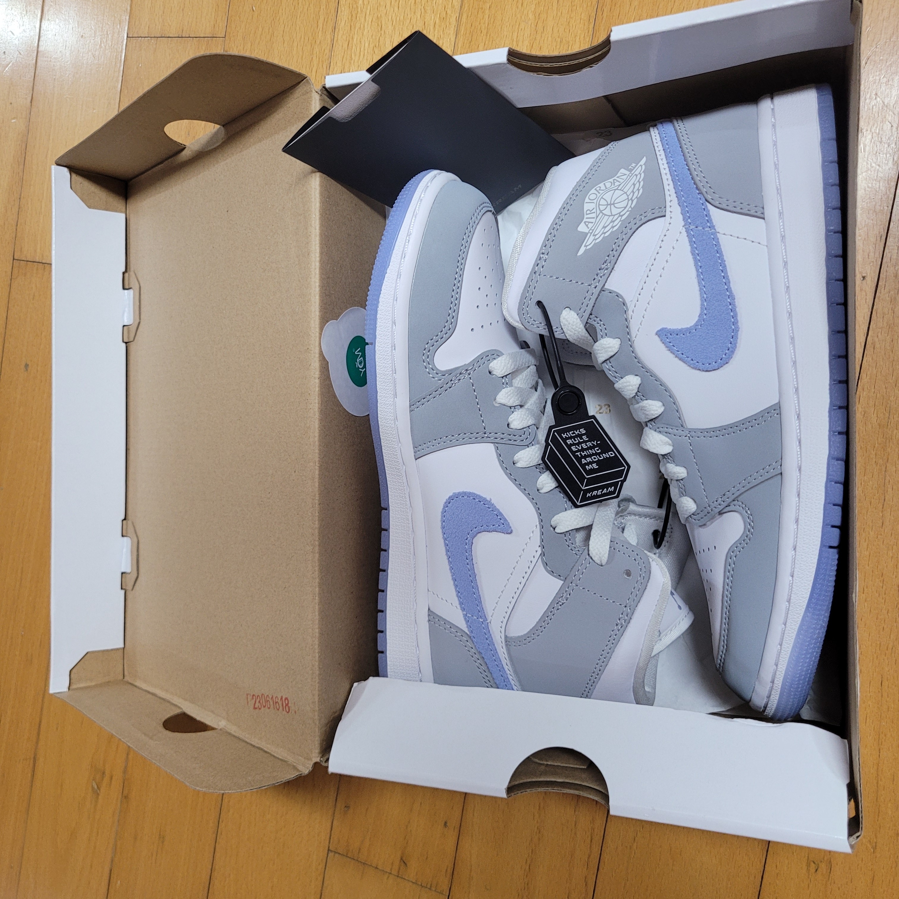 (W) Jordan 1 Mid Wolf Grey 착용 스타일 - 2