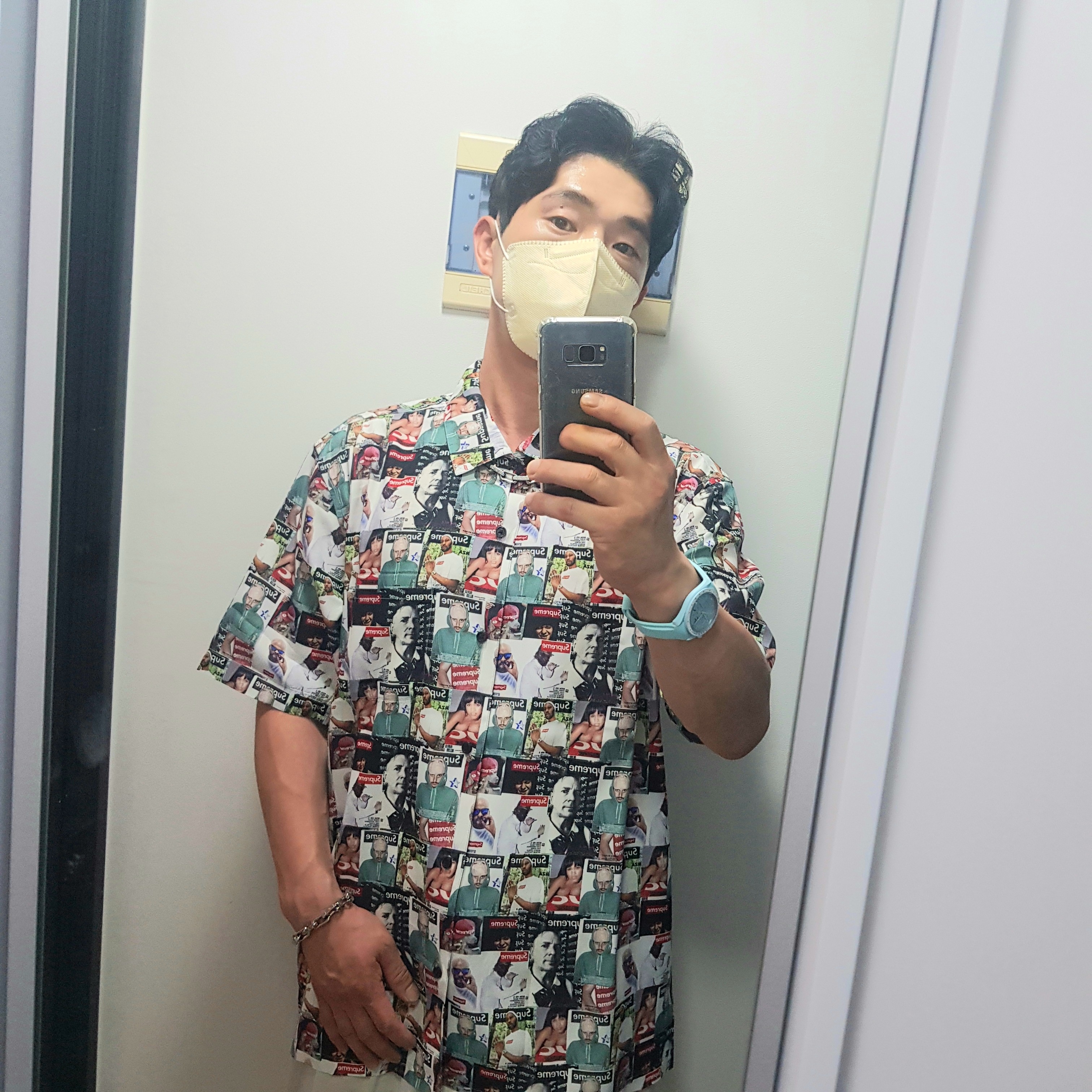 Supreme Magazine S/S Shirt Multicolor - 23SS, Swatch x Omega Bioceramic MoonSwatch Mission To Uranus 착용 스타일 - 3