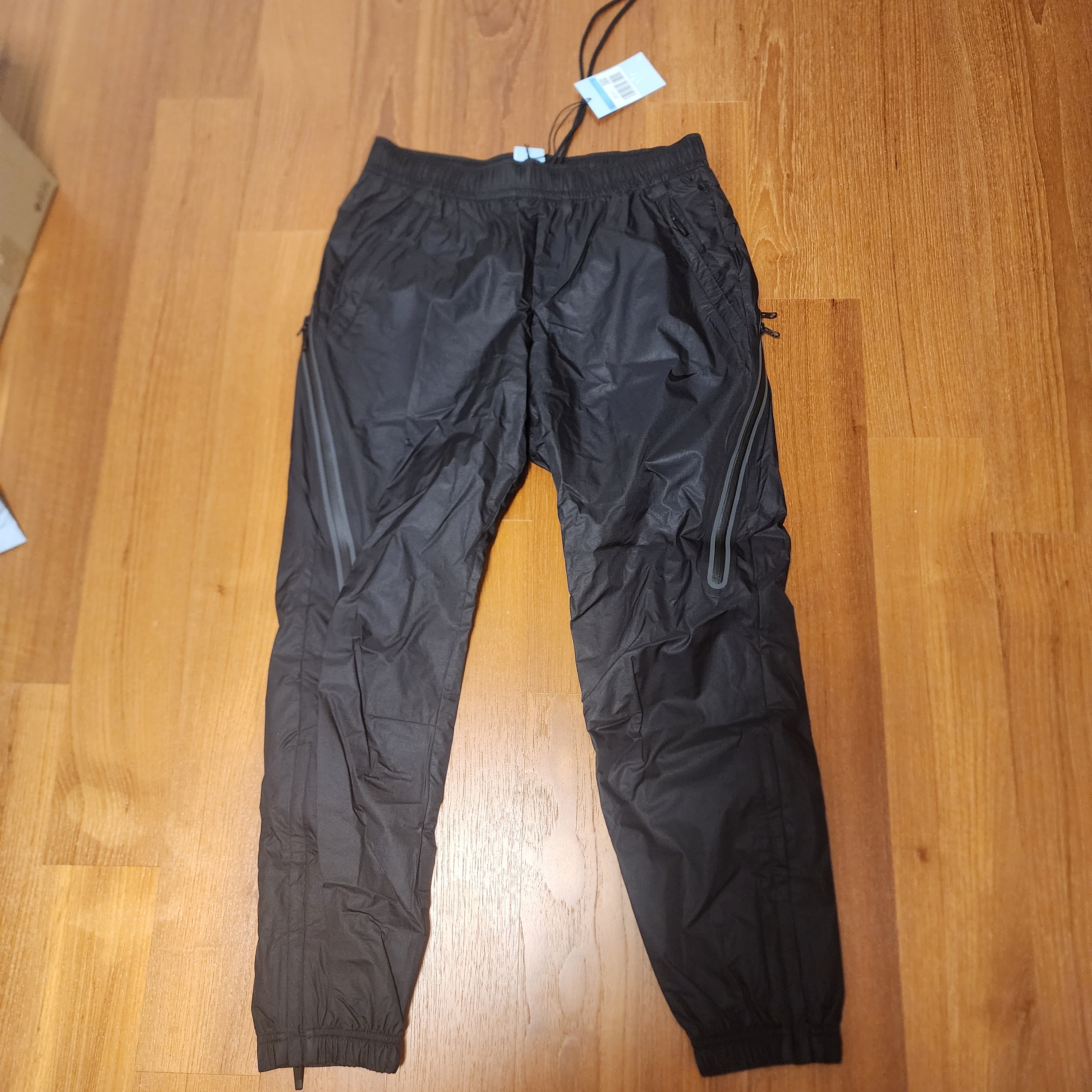 Nike x Drake Nocta NRG LR Track Pants Black (DR2620-010) 착용 스타일 - 1