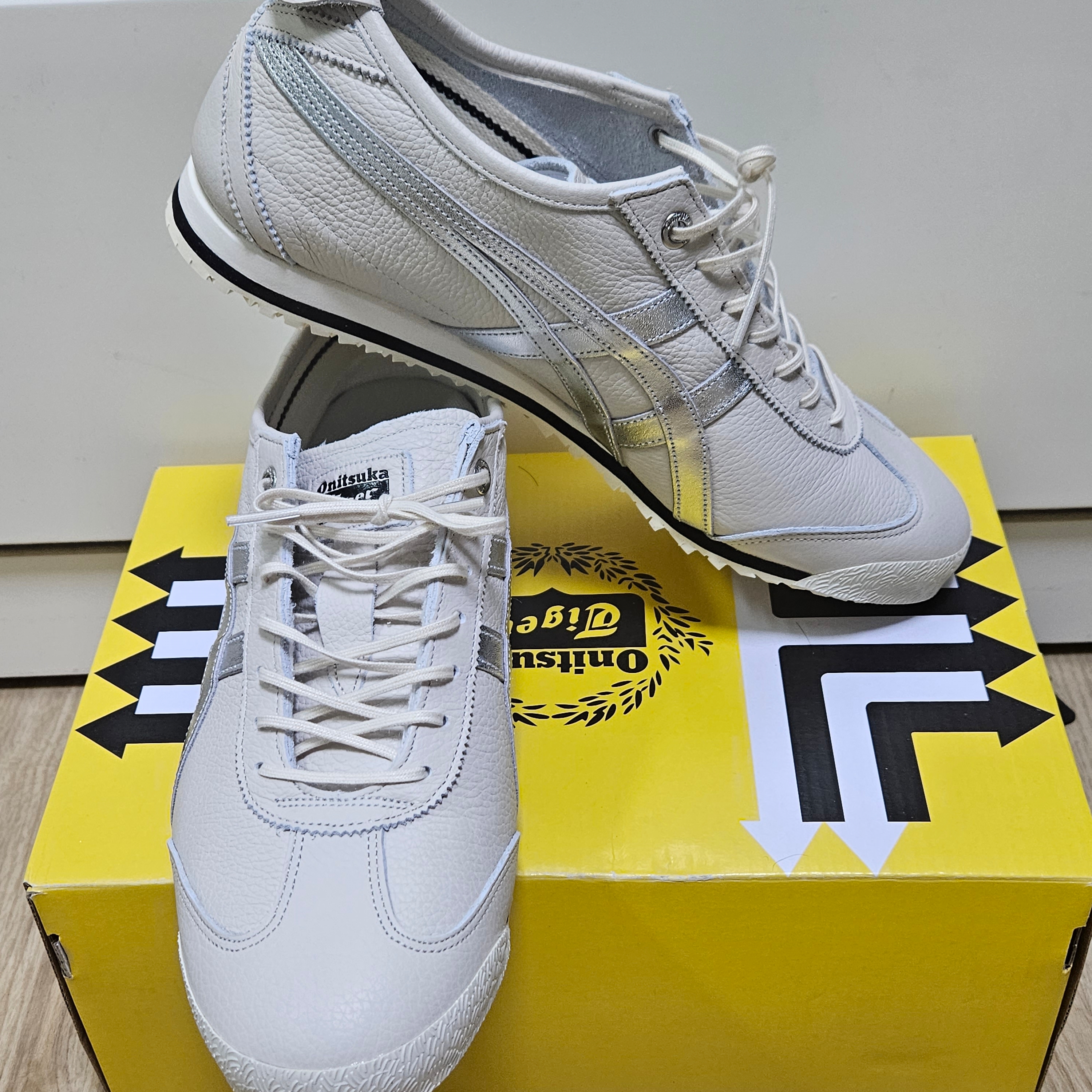 Onitsuka Tiger Mexico 66 SD Birch Silver 착용 스타일
