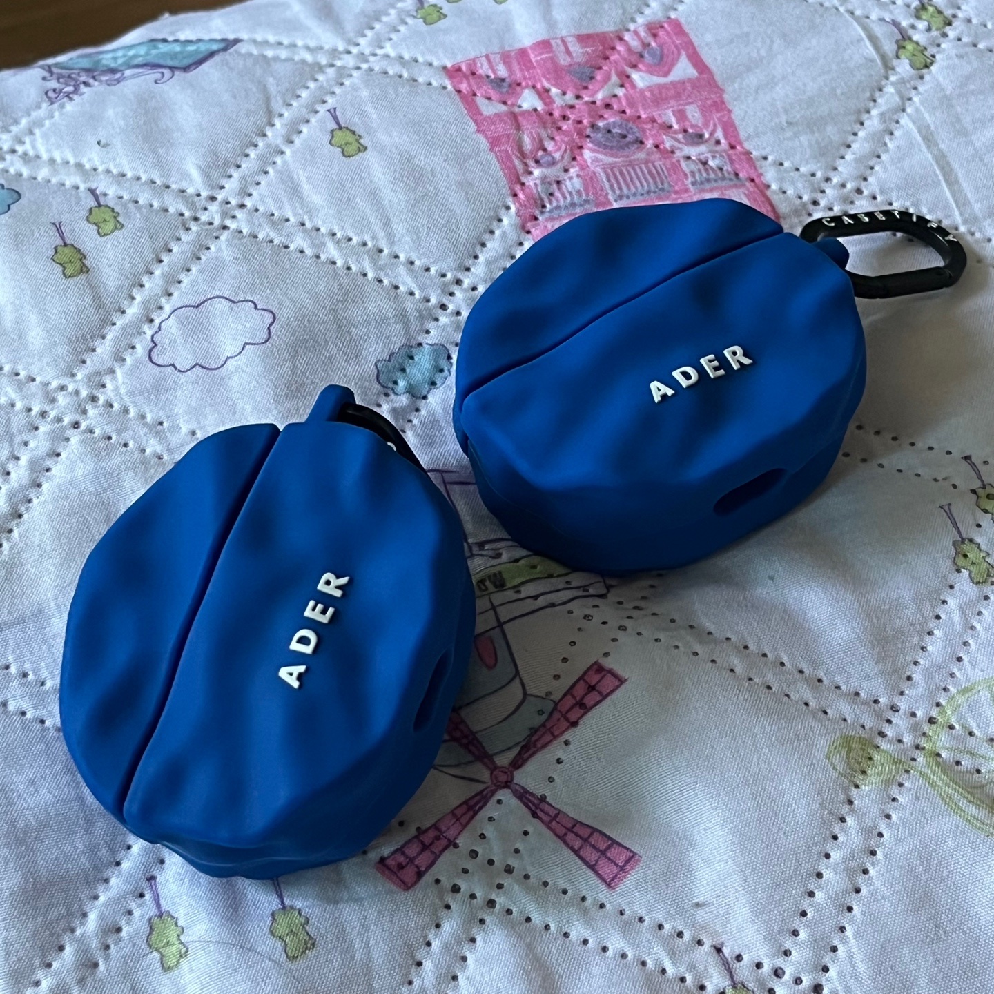 Casetify x Ader Error Wavy Collectable AirPods Pro 1st/2nd gen Case Blue, Apple AirPods Pro 2nd Gen (Korean Ver.) 착용 스타일