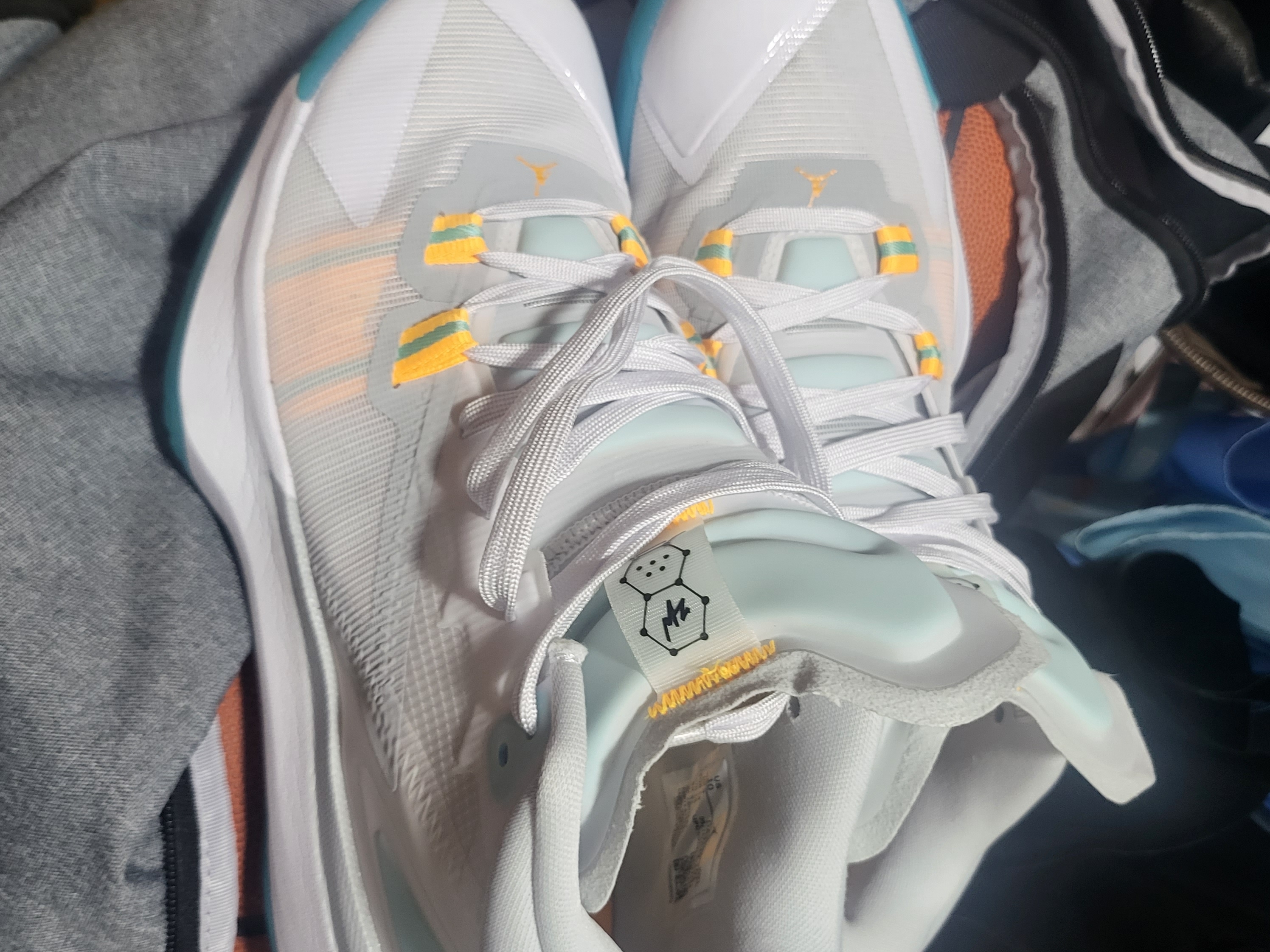 Jordan Zion 1 PF White Dynamic Turquoise 착용 스타일