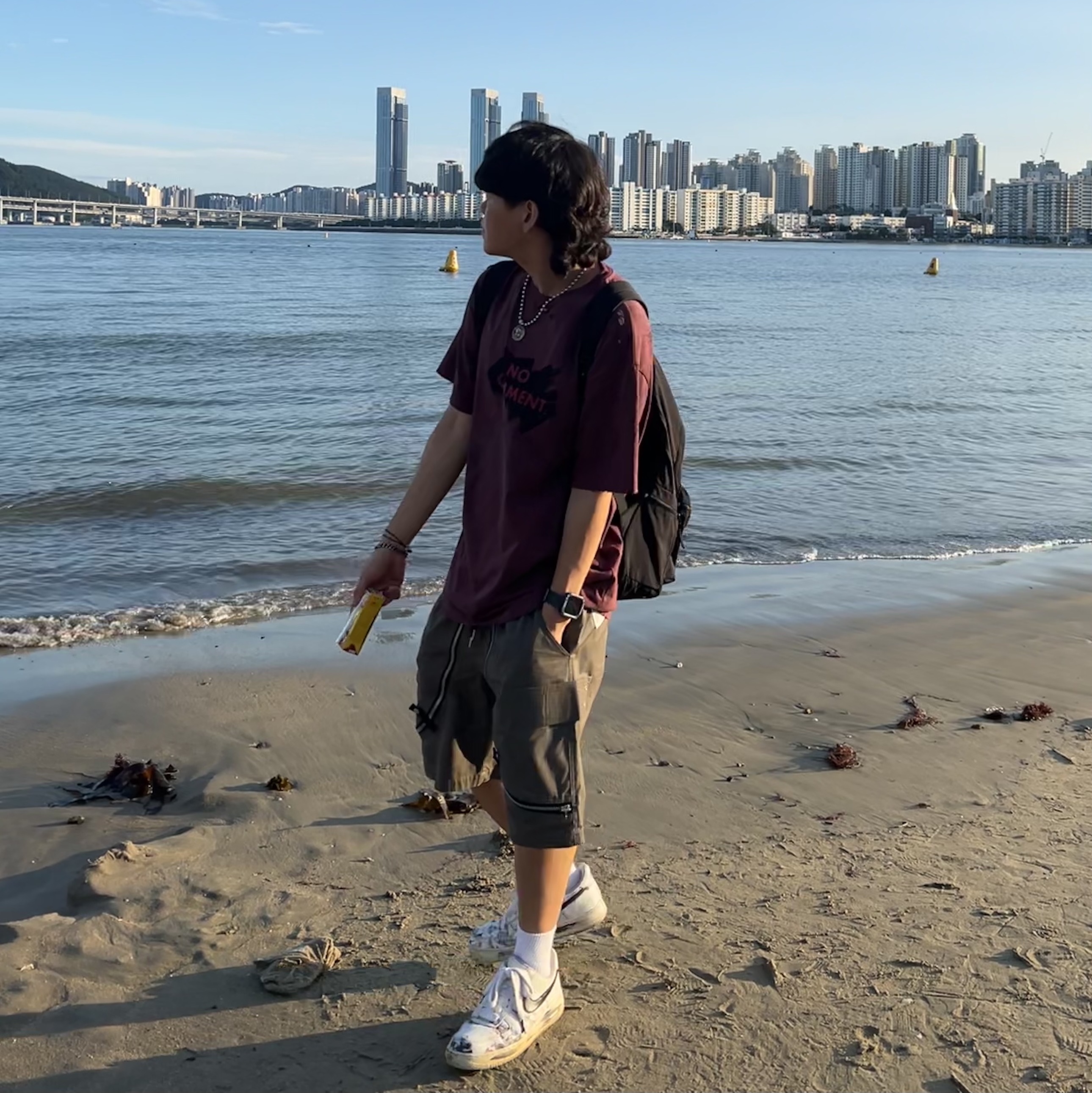 Nos Couleurs No Comment T-Shirt Burgundy, Nike x Peaceminusone Air Force 1 Low Para-Noise 2.0 착용 스타일