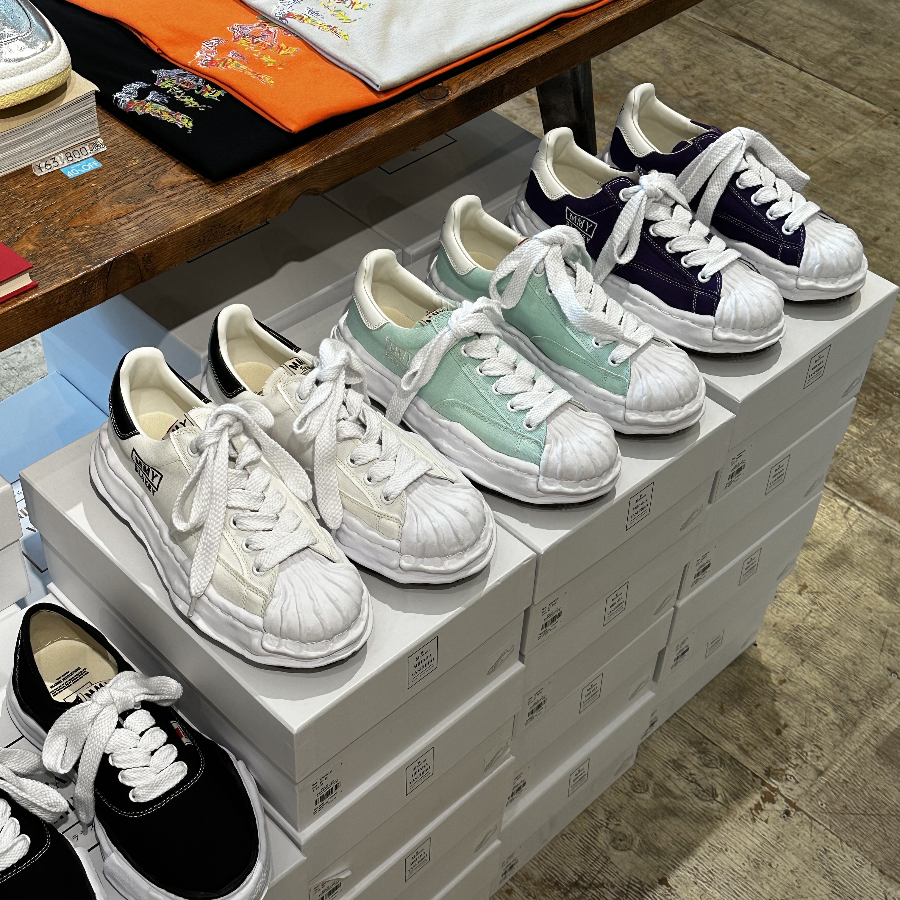 Maison Mihara Yasuhiro Hank OG Sole Canvas Low-top Sneakers Black 착용 스타일 - 3