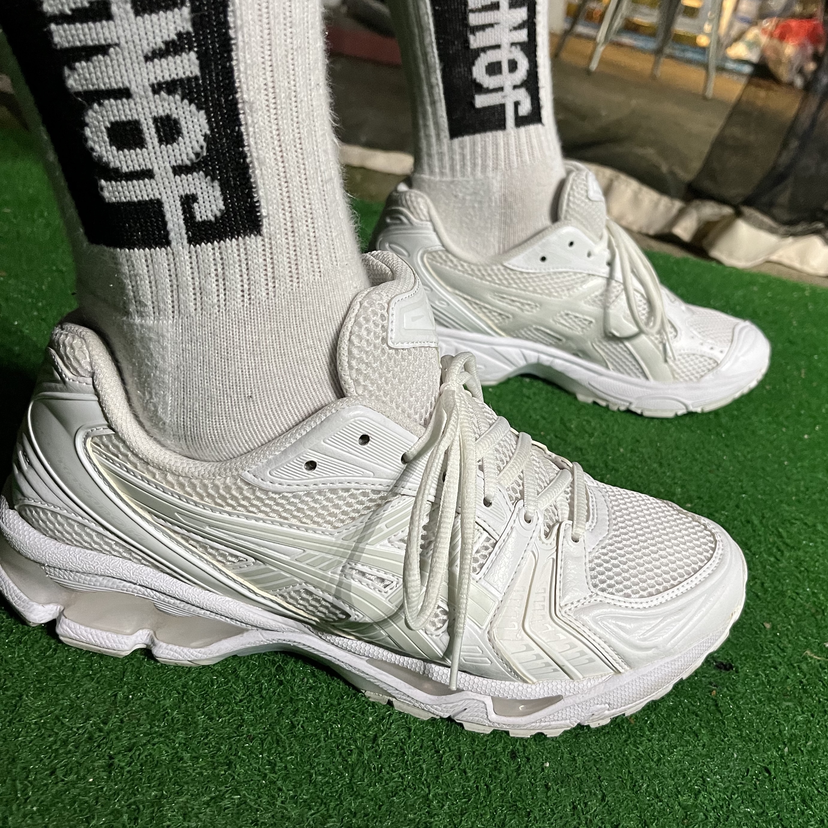 Asics Gel-Kayano 14 White Glacier Grey 착용 스타일
