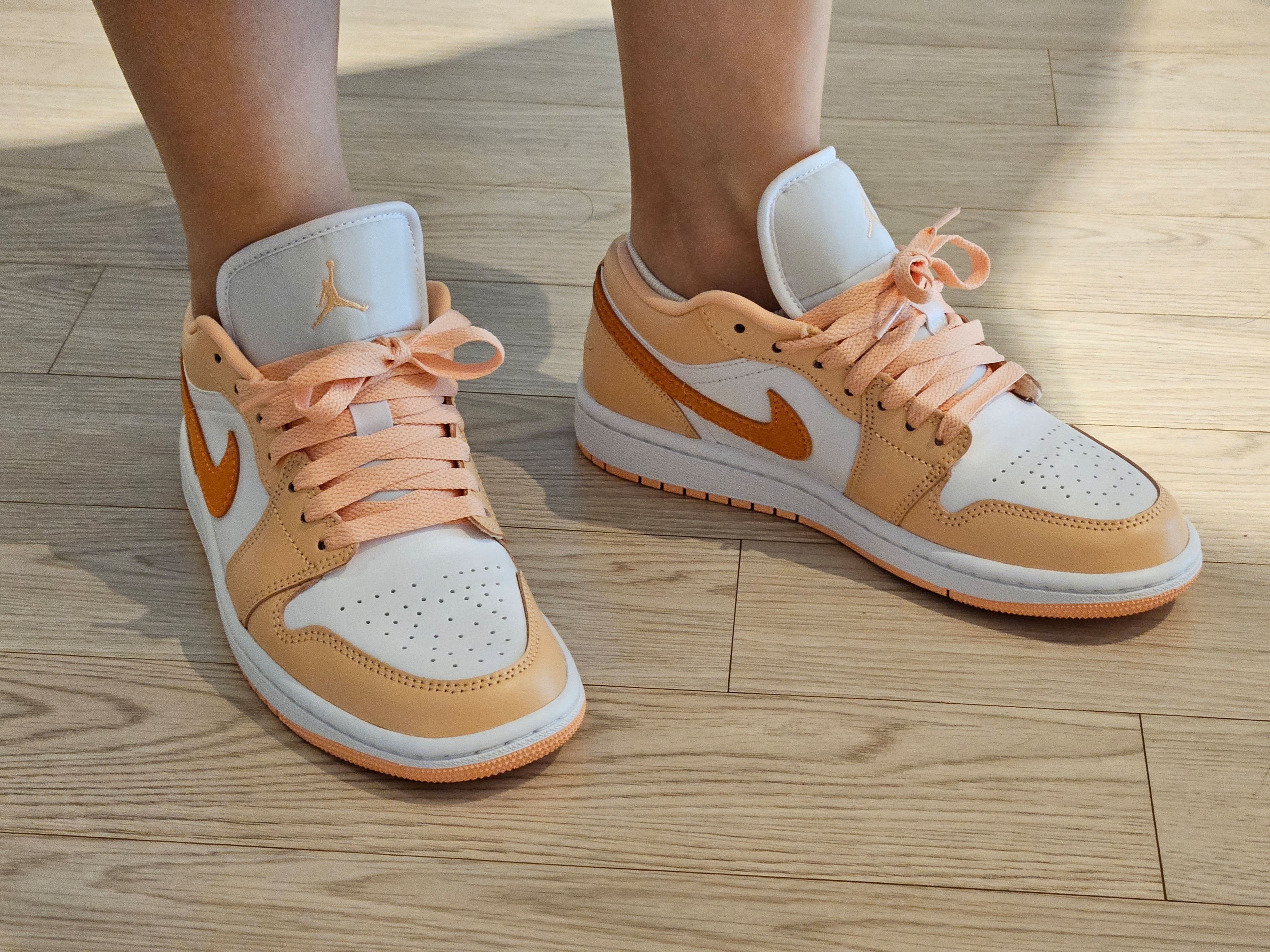 (W) Jordan 1 Low Sunset Haze 착용 스타일 - 2
