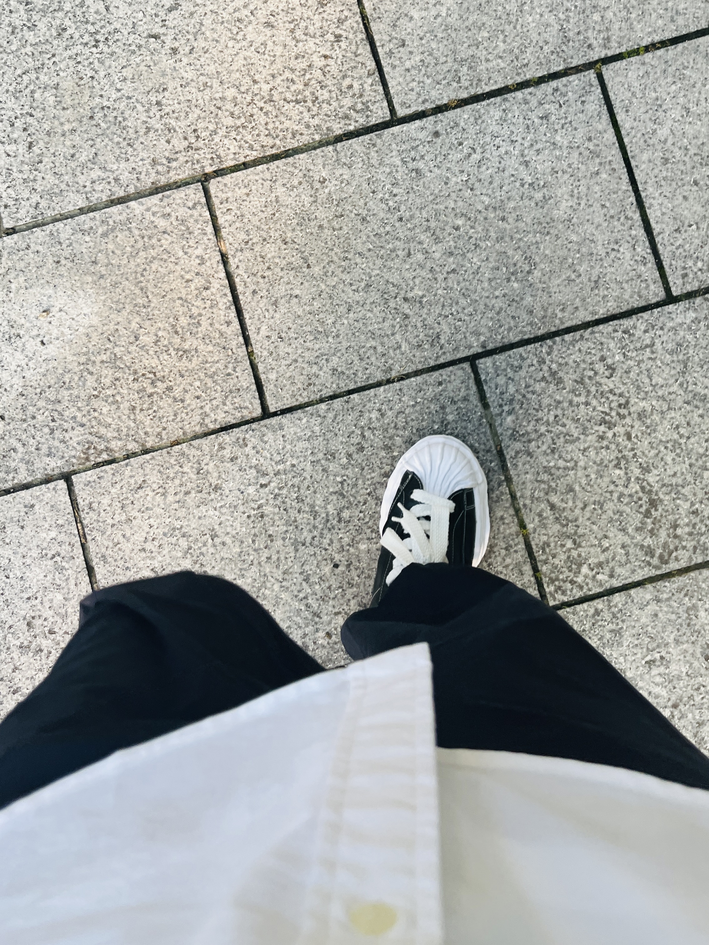 Maison Mihara Yasuhiro Blakey OG Sole Leather Low-top Sneakers Black 착용 스타일