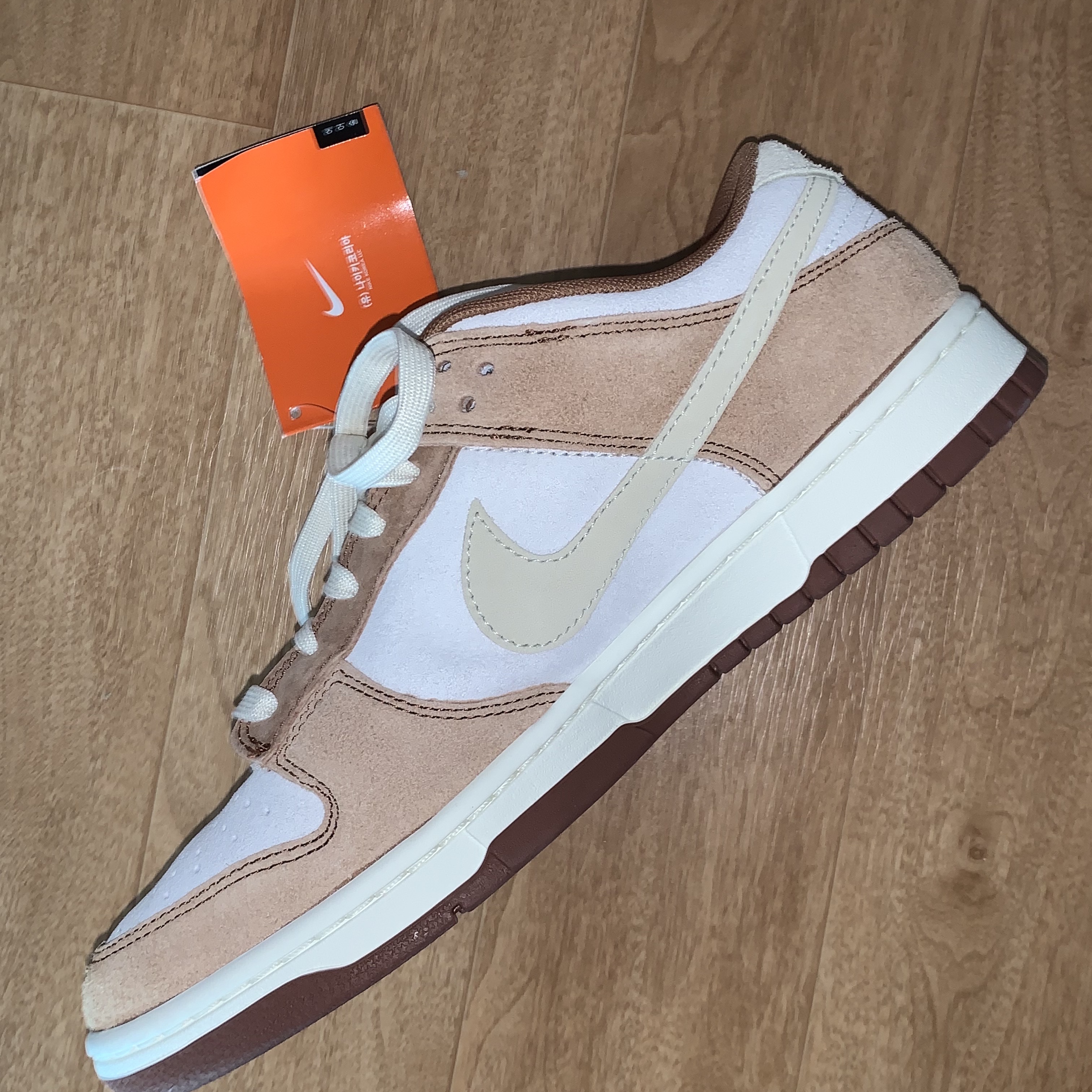 Nike Dunk Low Pro Premium Medium Curry 착용 스타일 - 5