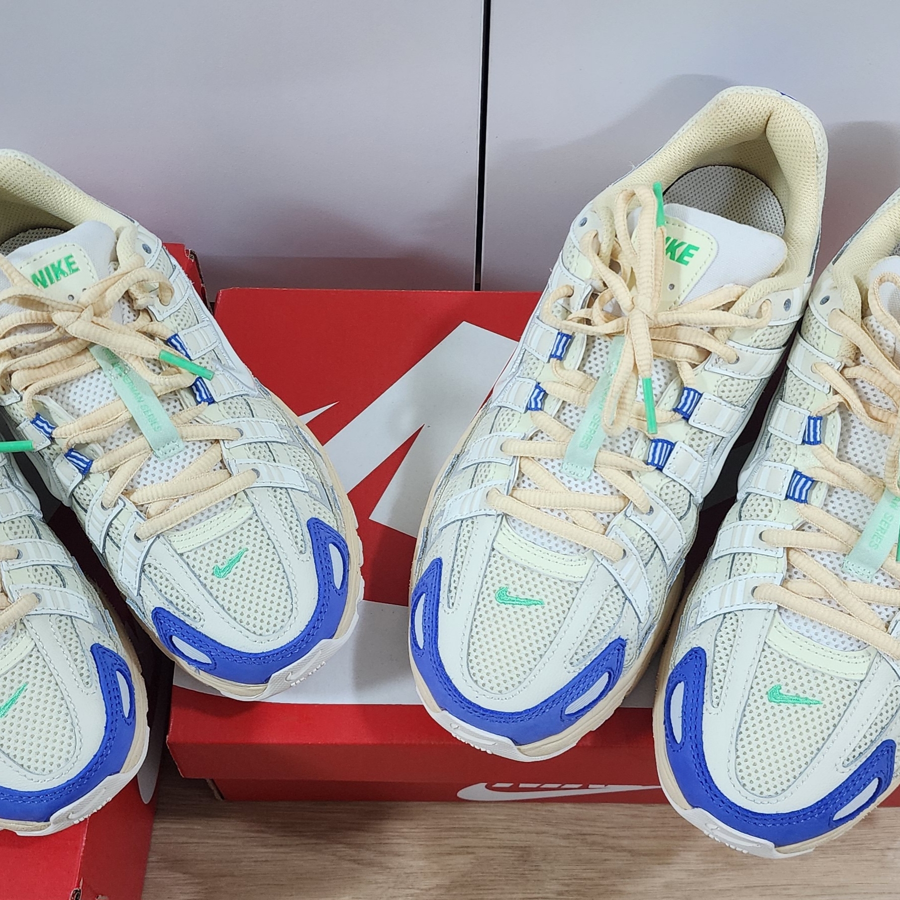 Nike P-6000 Coconut Milk Medium Blue 착용 스타일 - 2