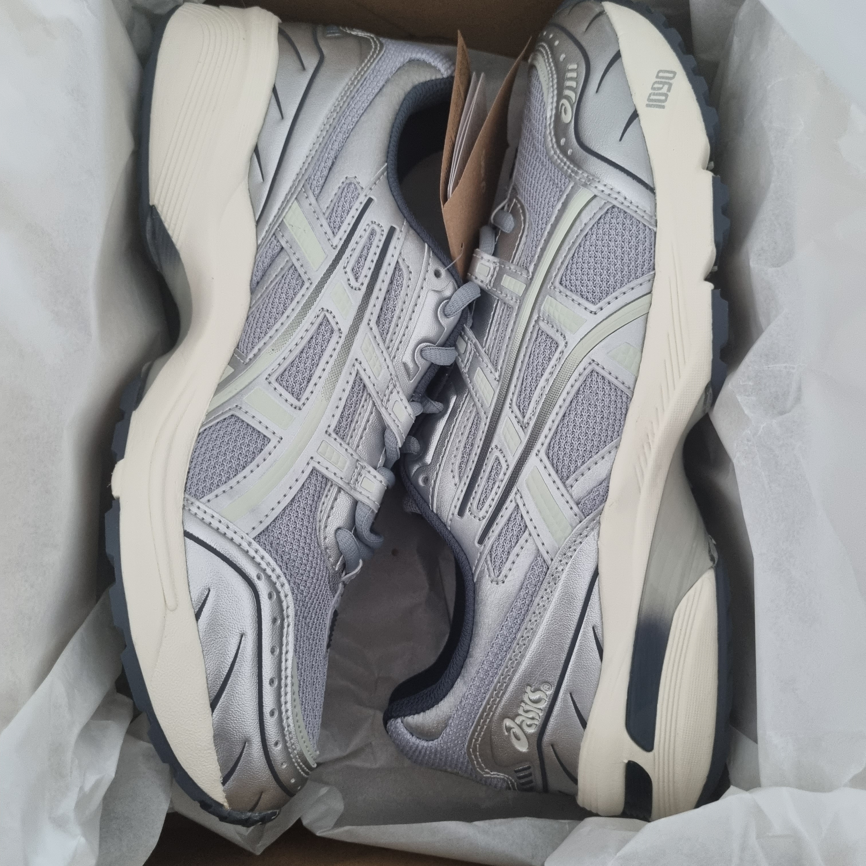 Asics Gel-1090 Piedmont Grey 착용 스타일