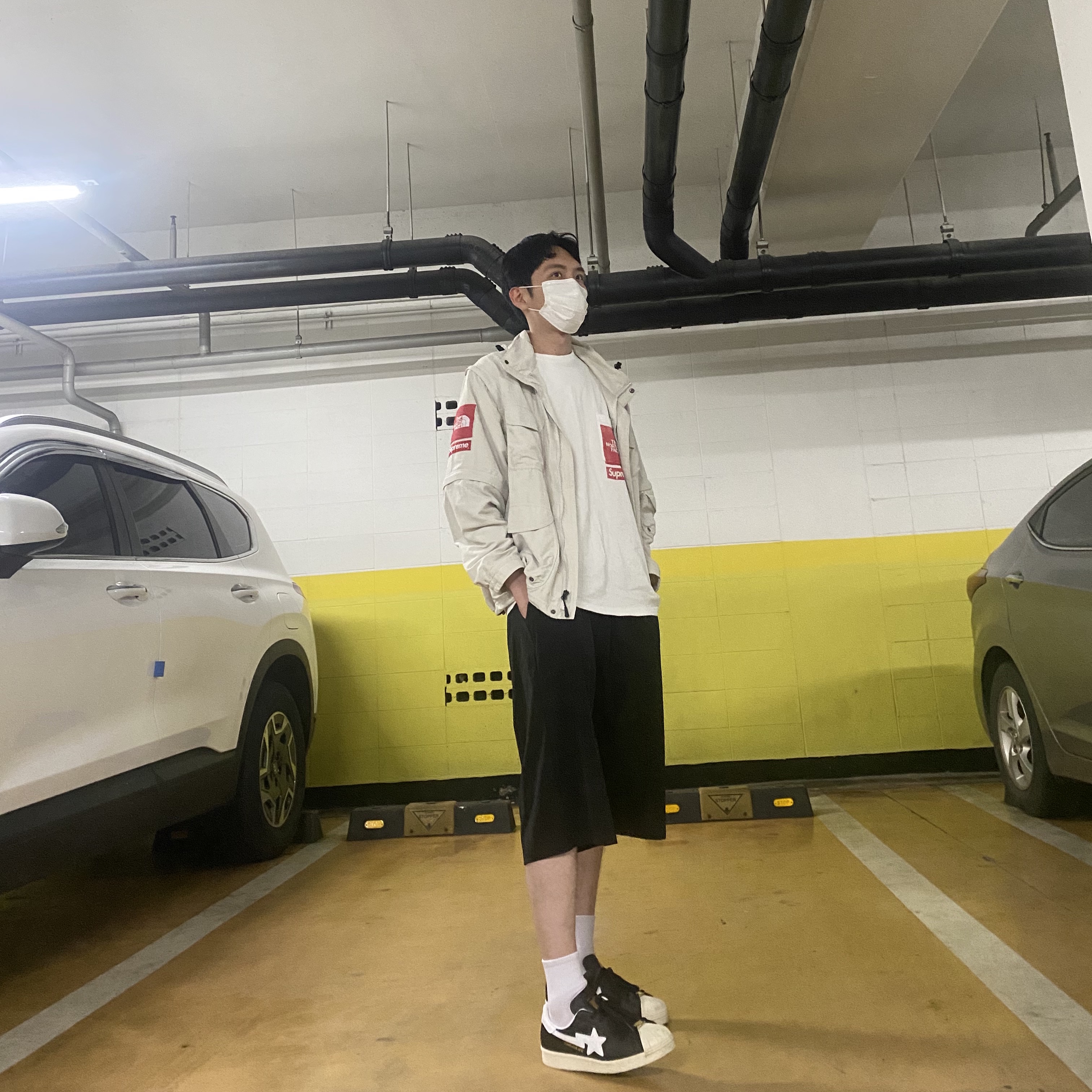 Supreme x The North Face Printed Pocket T-Shirt White - 23SS, Supreme x The North Face Trekking Convertible Jacket Stone - 22SS 착용 스타일